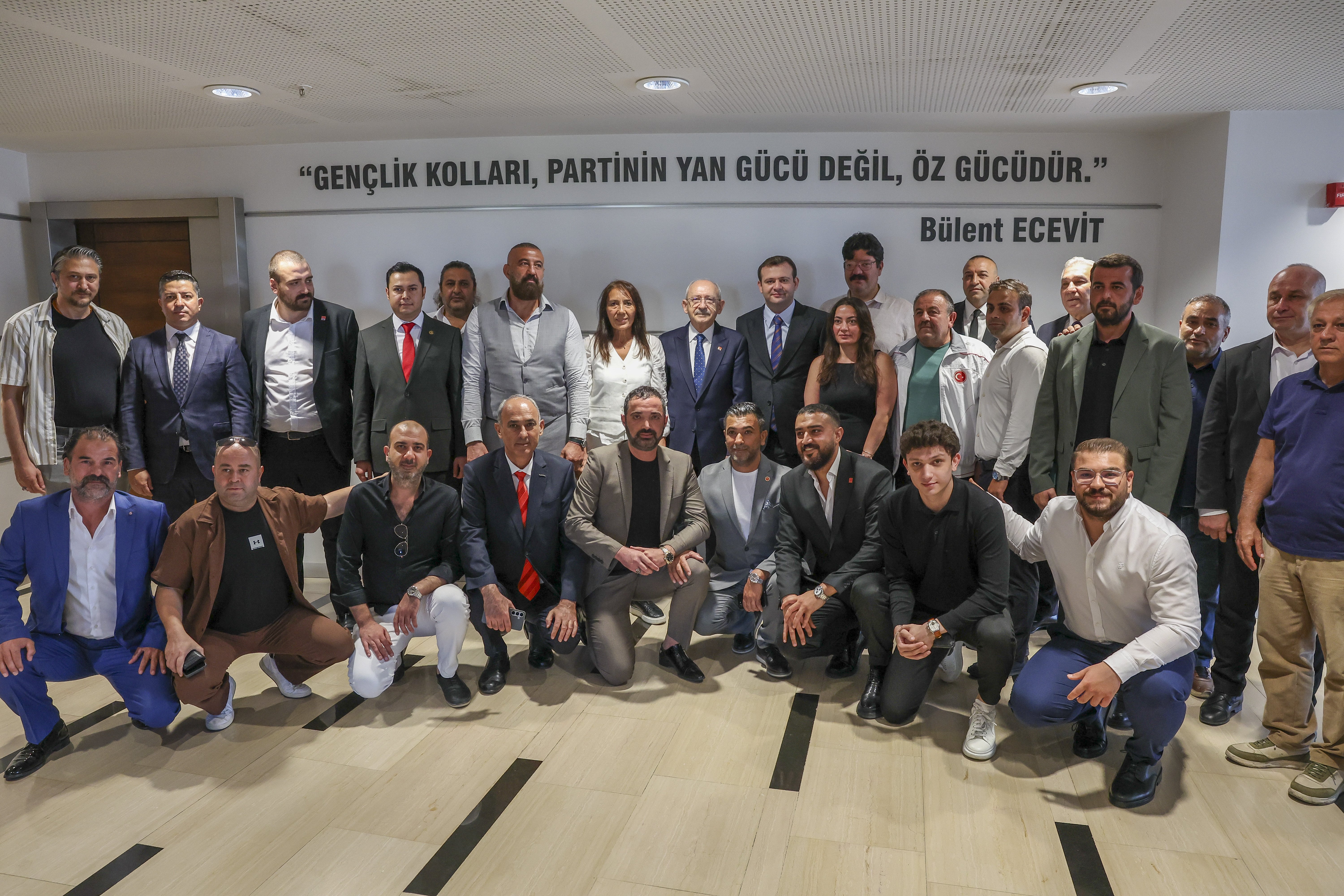 Kılıçdaroğlu CHP Spor Kurulu ile Görüştü