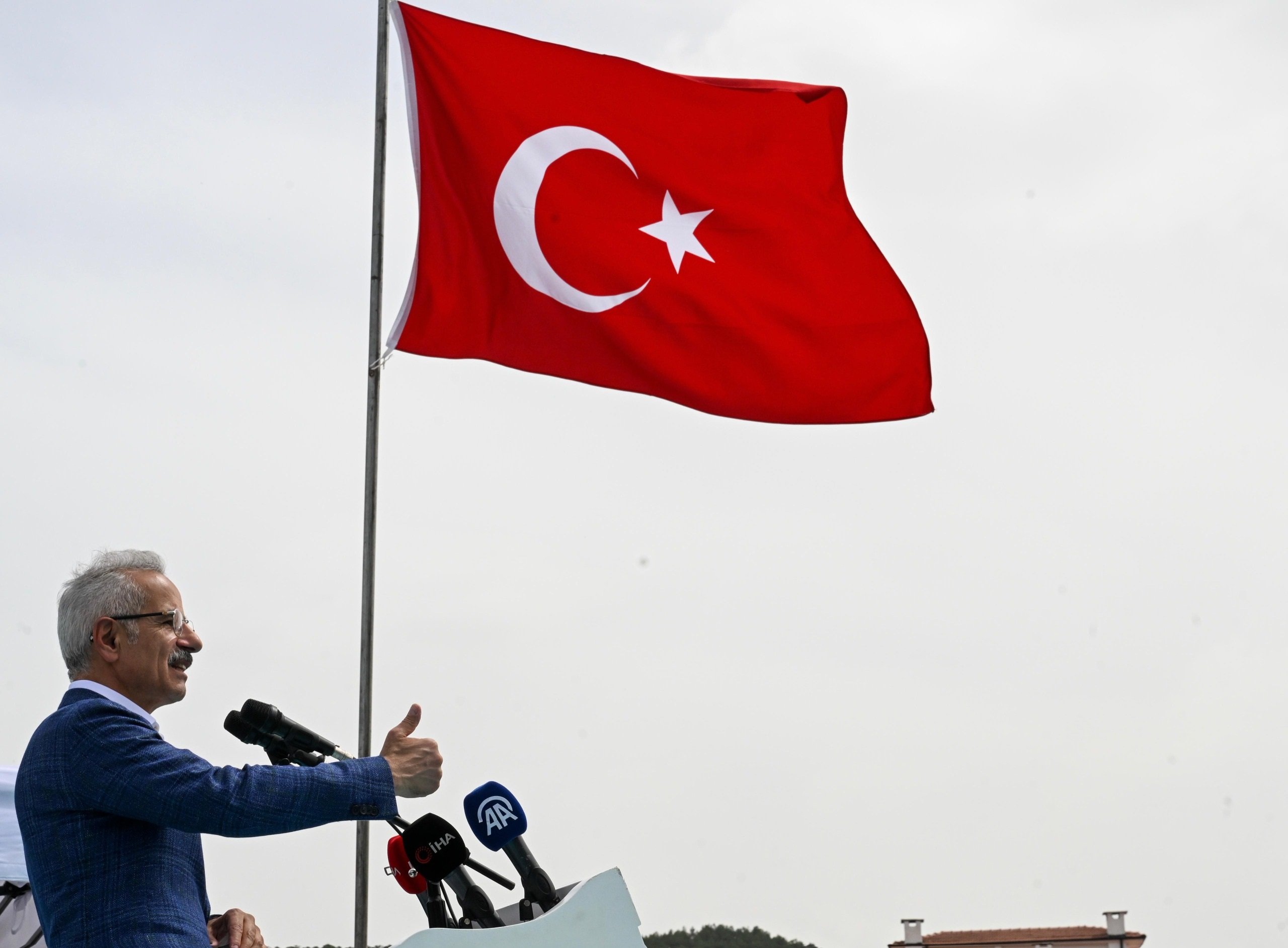 Yavuz Sultan Selim Köprüsü ve İstanbul silüeti