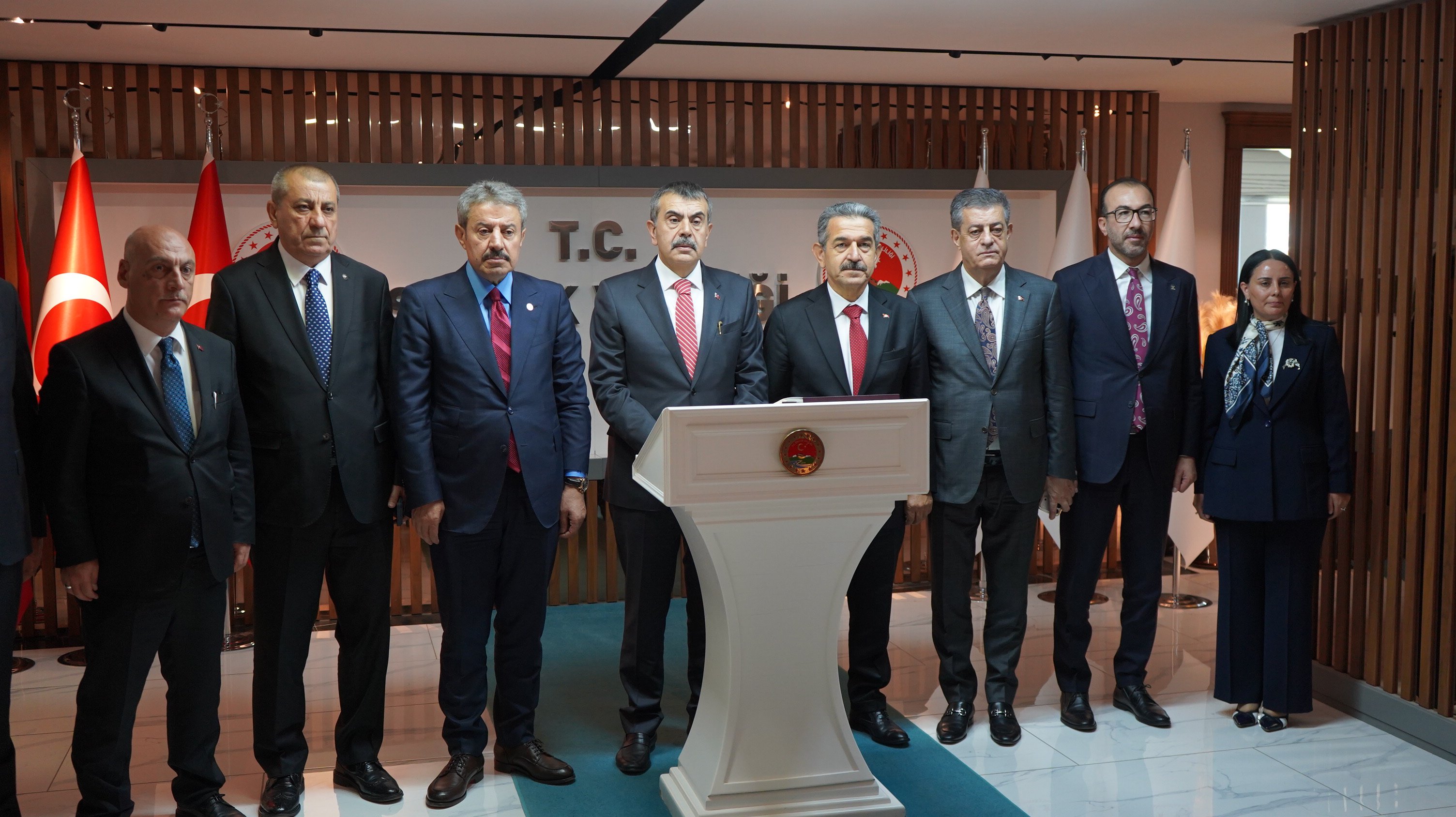 Bakan Tekin, sürecin manipüle edilmesini engelleme çağrısı yaptı