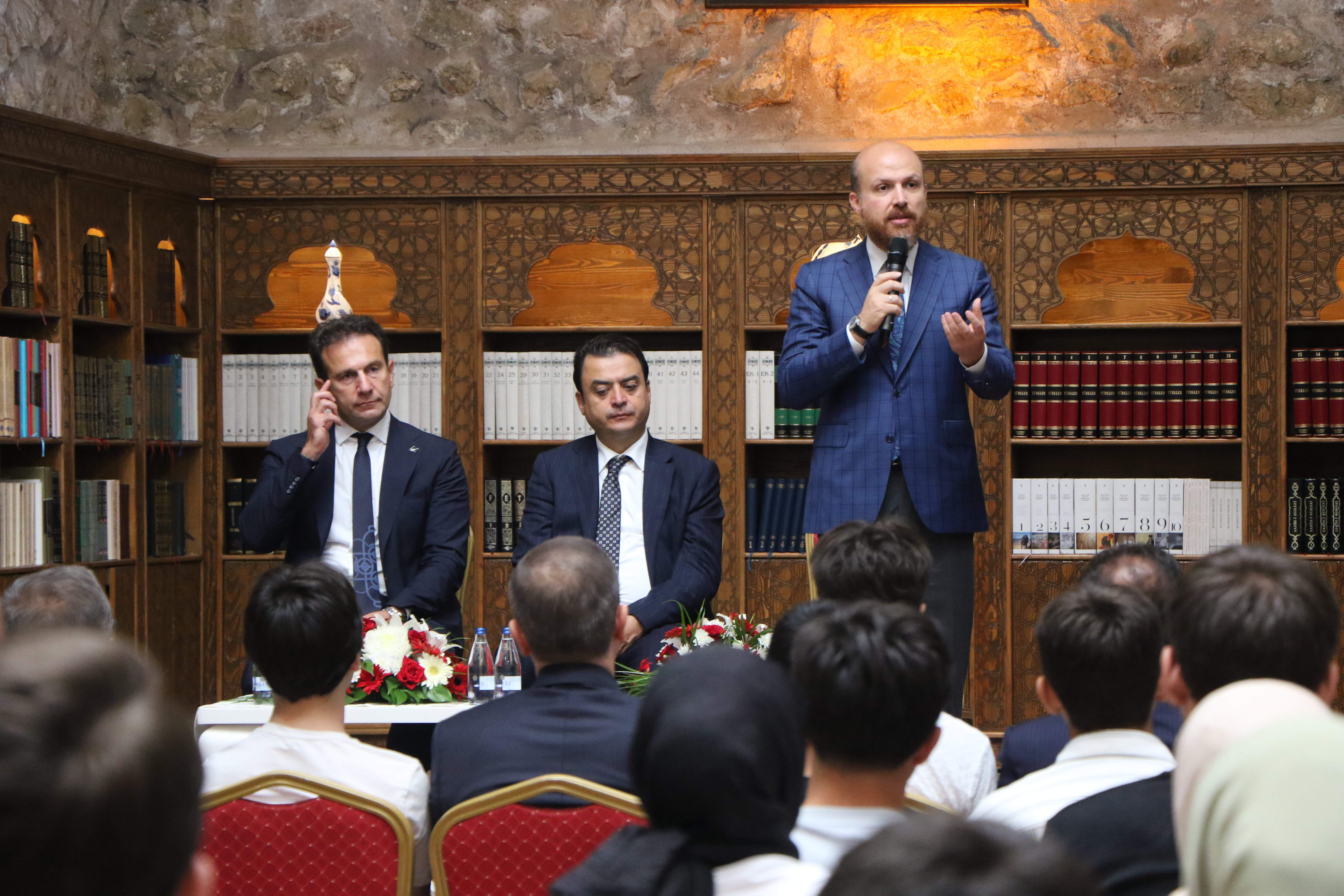 Bilal Erdoğan konuşma yapıyor