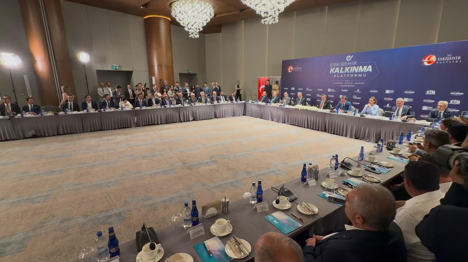 Cevdet Yılmaz ve protokol