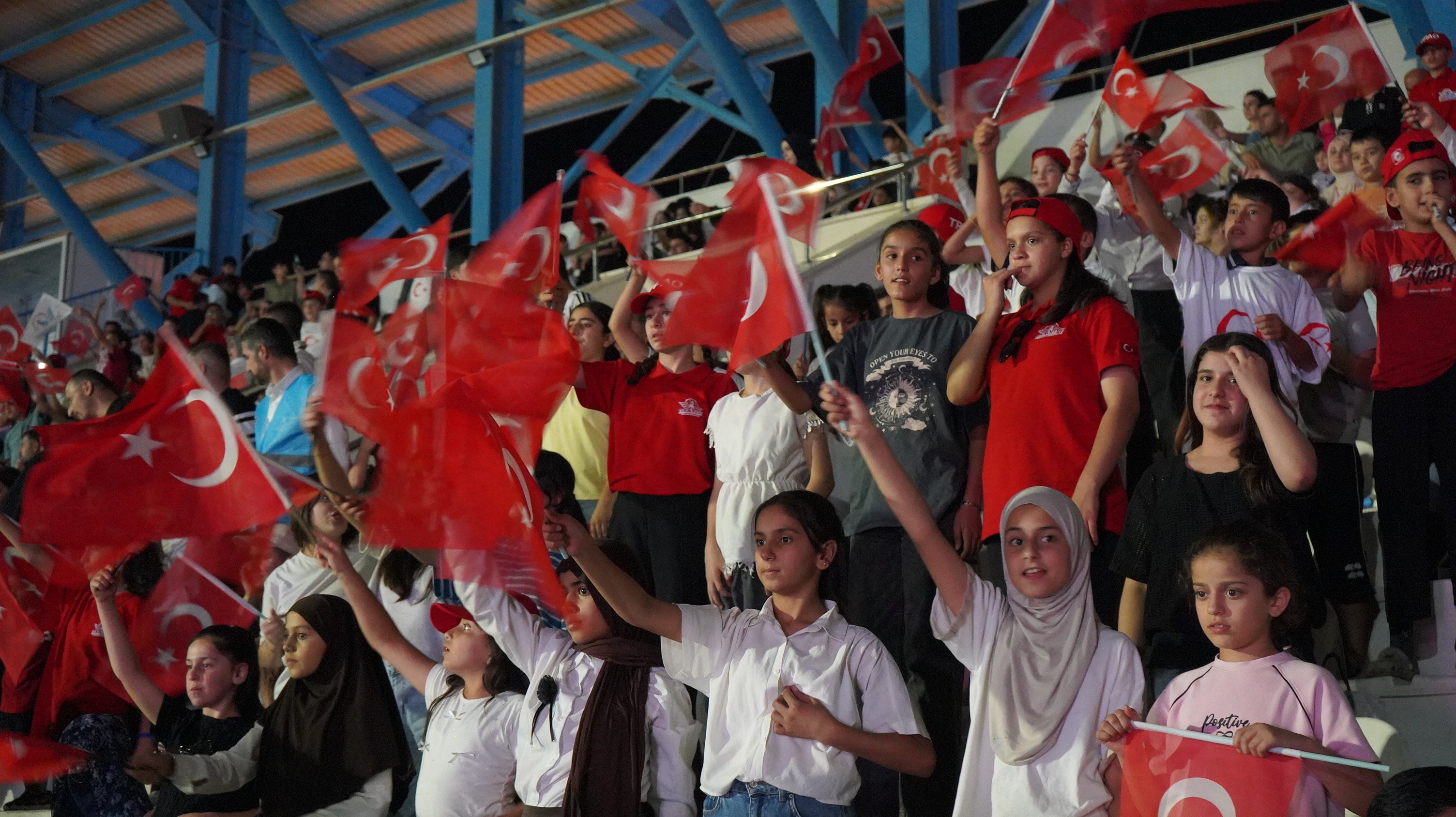 Selçuk Bayraktar gençlerle