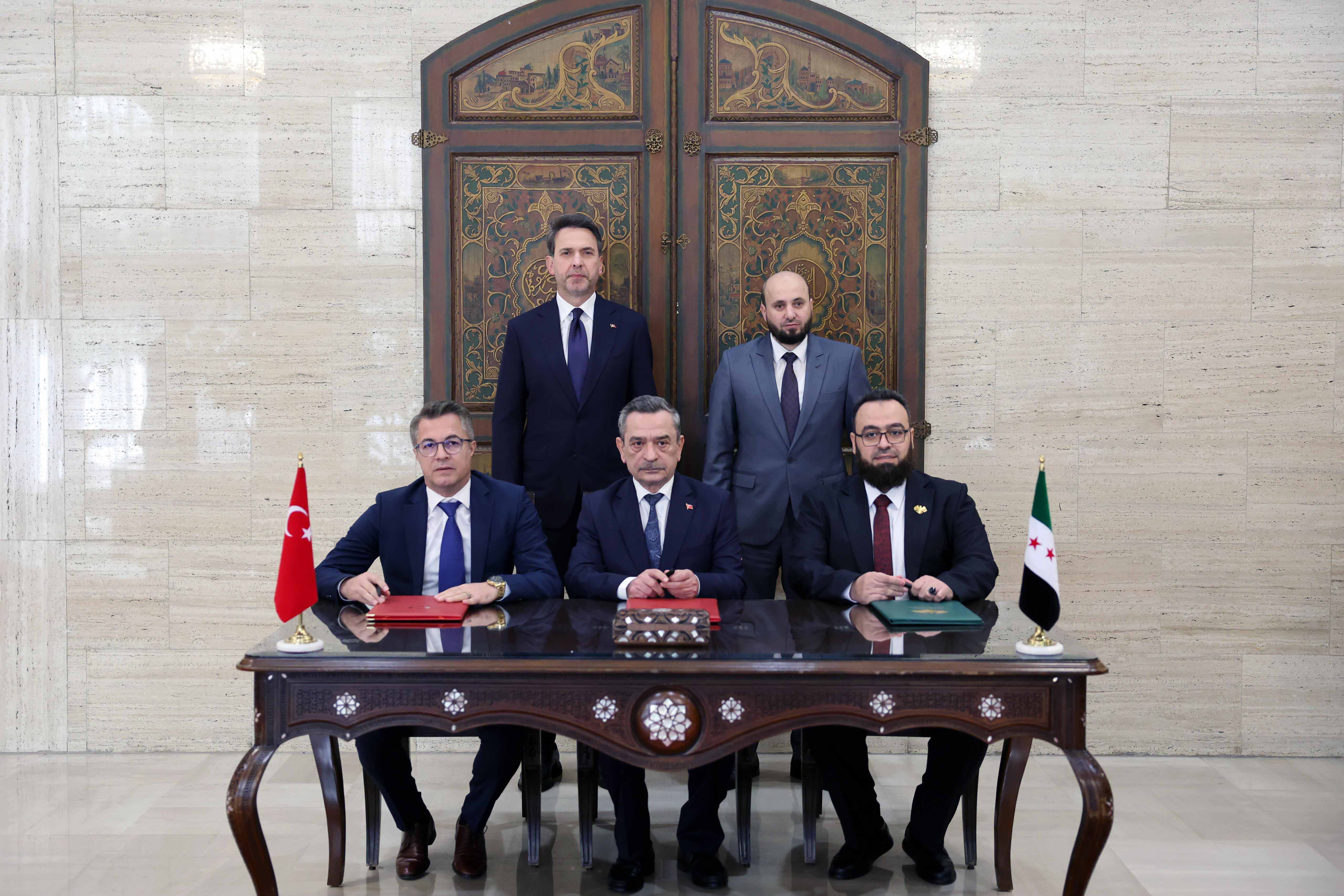 Alparslan Bayraktar ve Muhammed El-Beşir imza töreninde