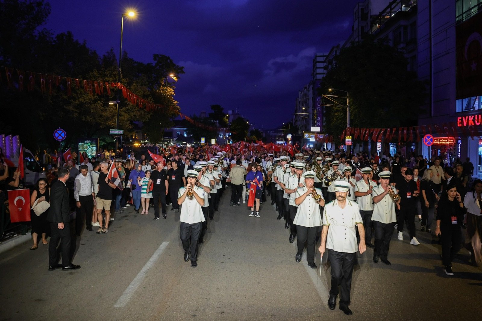 Bursa 30 Ağustos Zafer Bayramı yürüyüşü