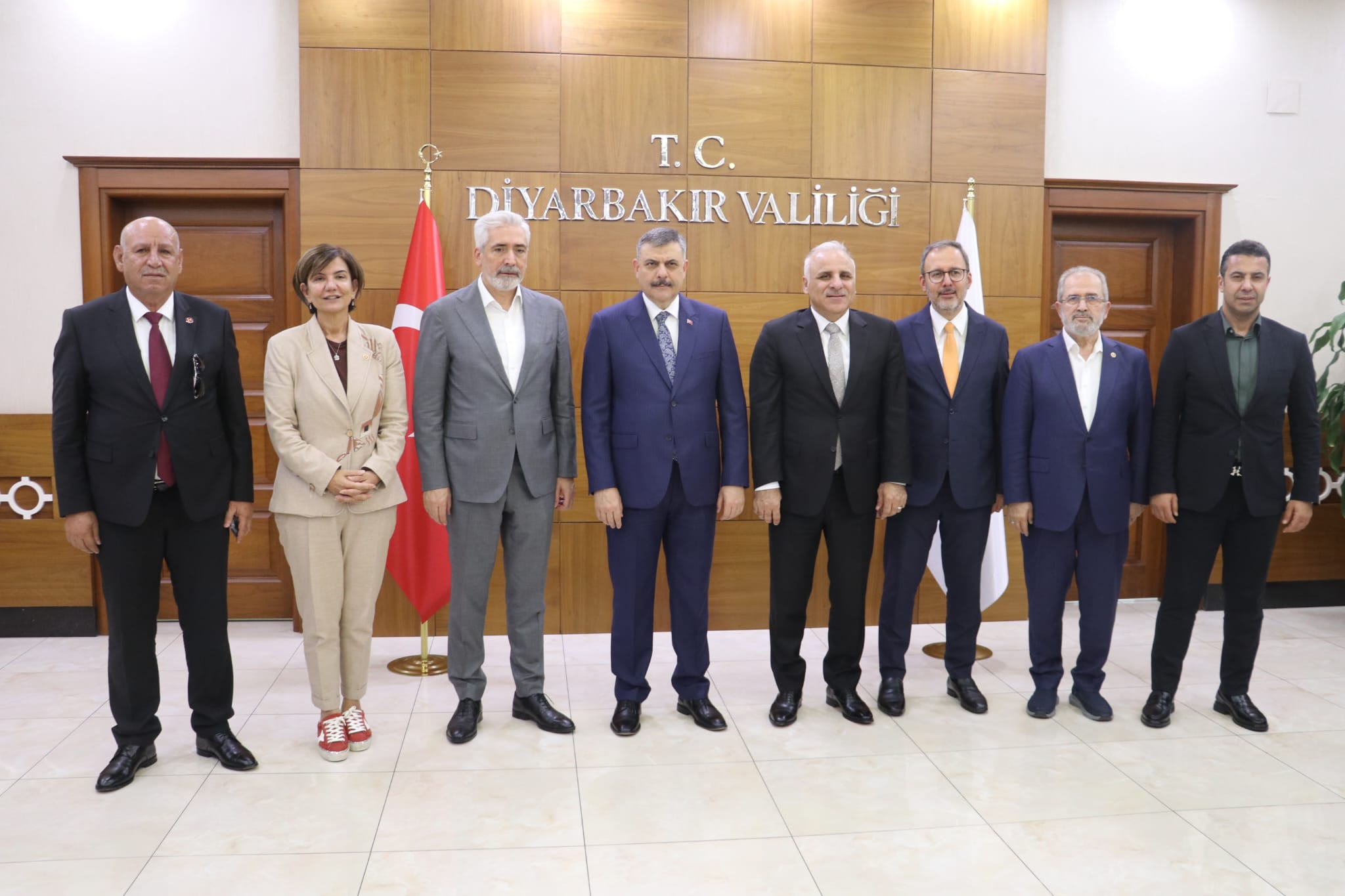 Bakan Çiftçi Diyarbakır AK Parti İl Başkanlığı ziyareti