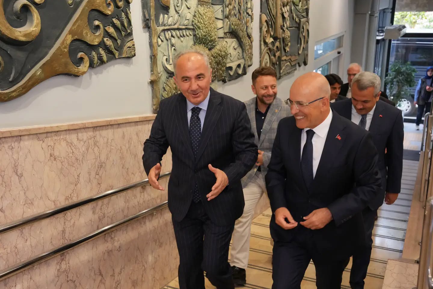 Bakan Şimşek iş insanlarıyla toplantı