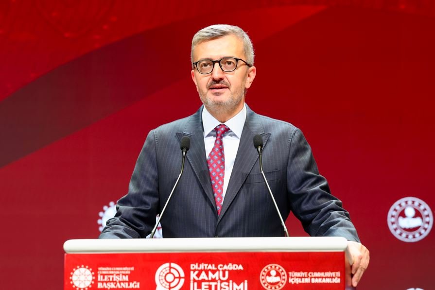 Dijital Çağda Kamu İletişimi Paneli katılımcıları