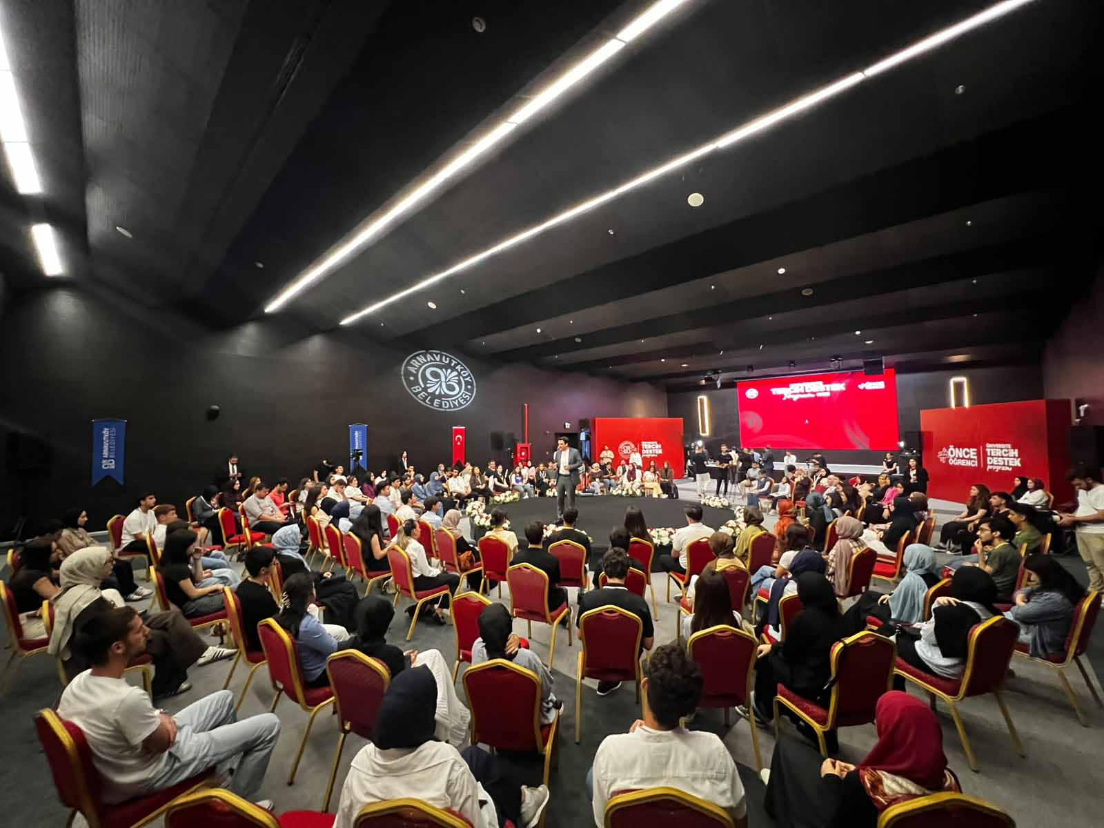 Sağlık Bakanı Kemal Memişoğlu öğrencilerle