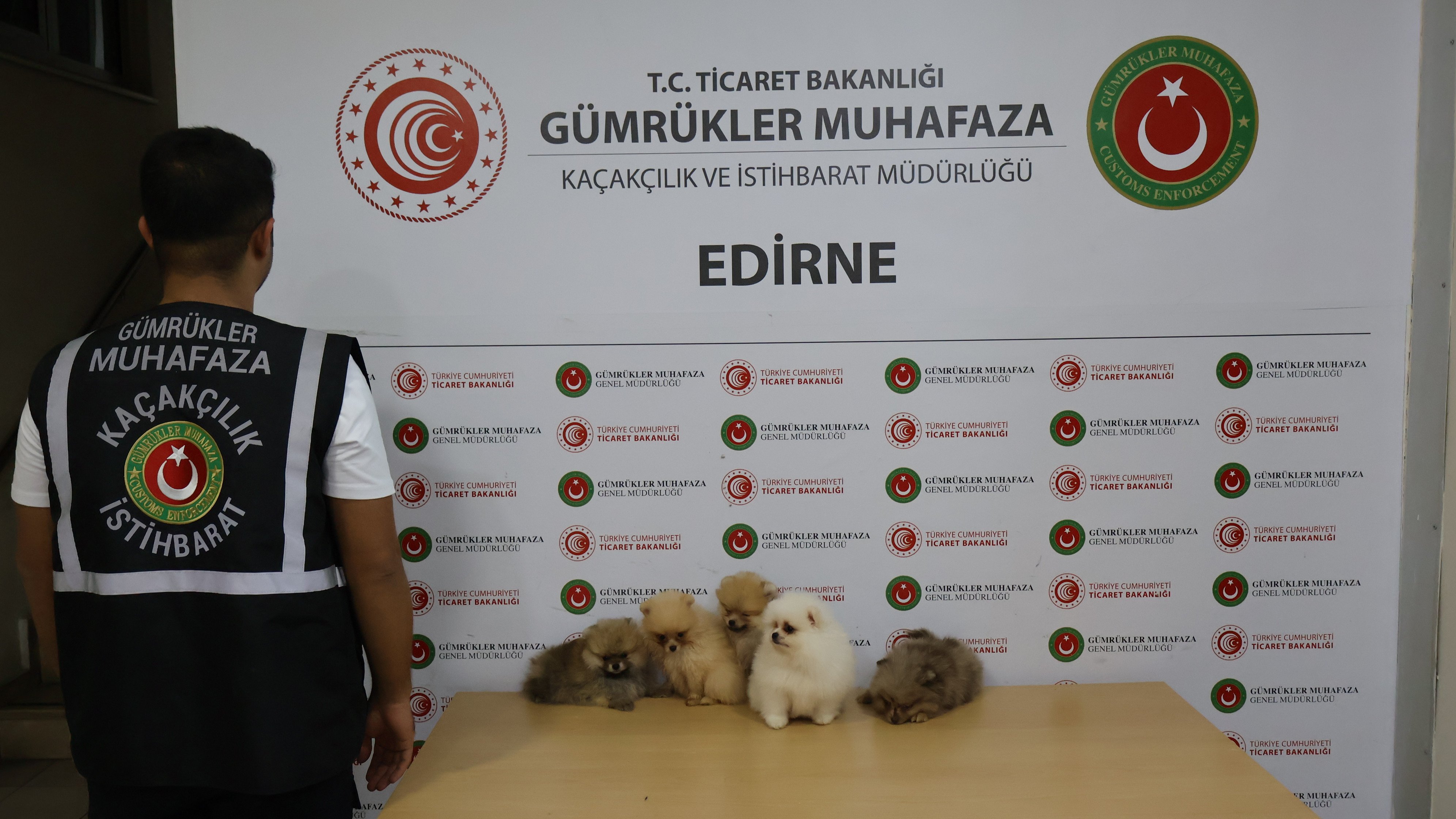 Ele geçirilen kaçak eşyalar