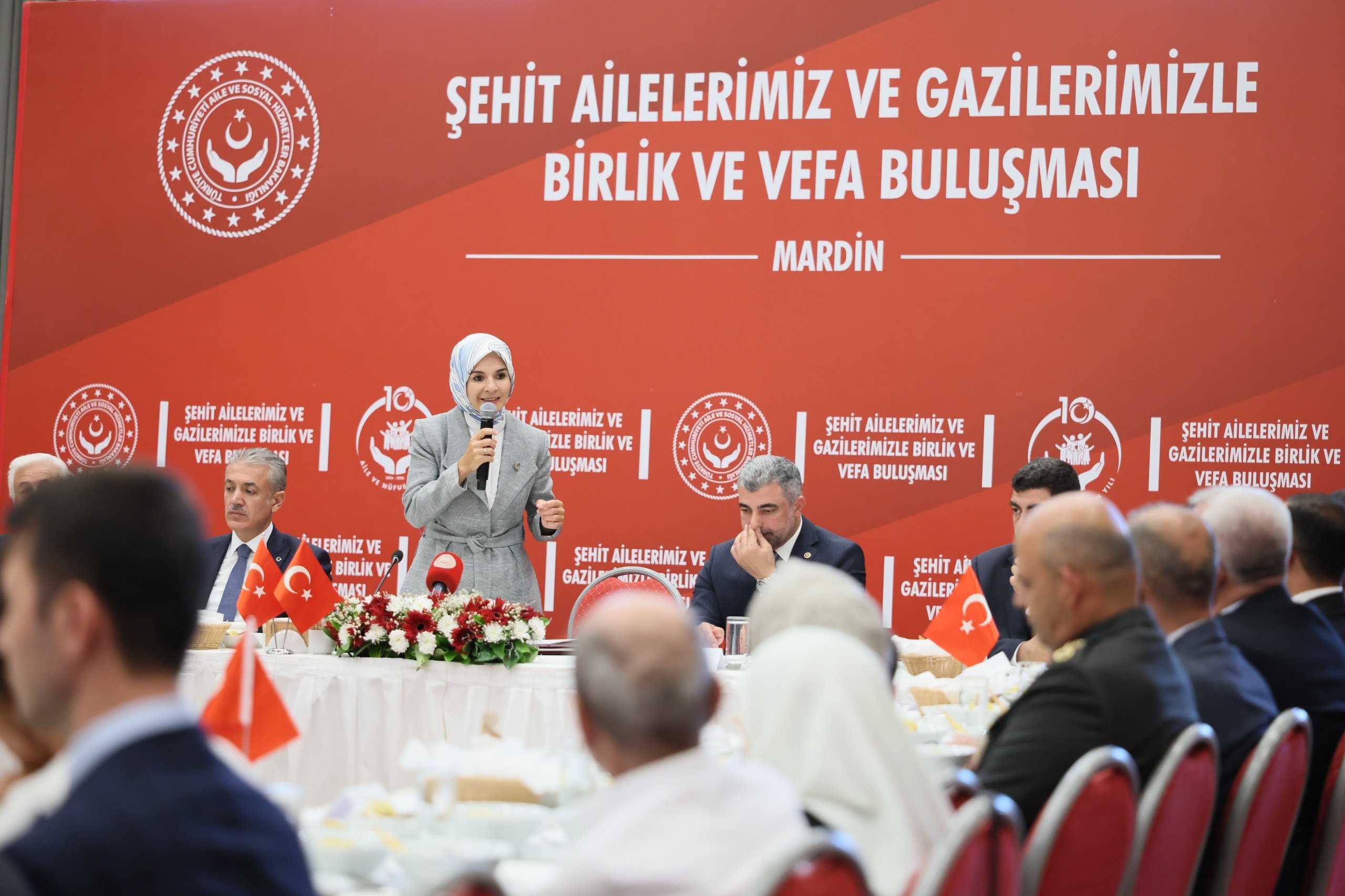 Bakan Göktaş ve katılımcılar