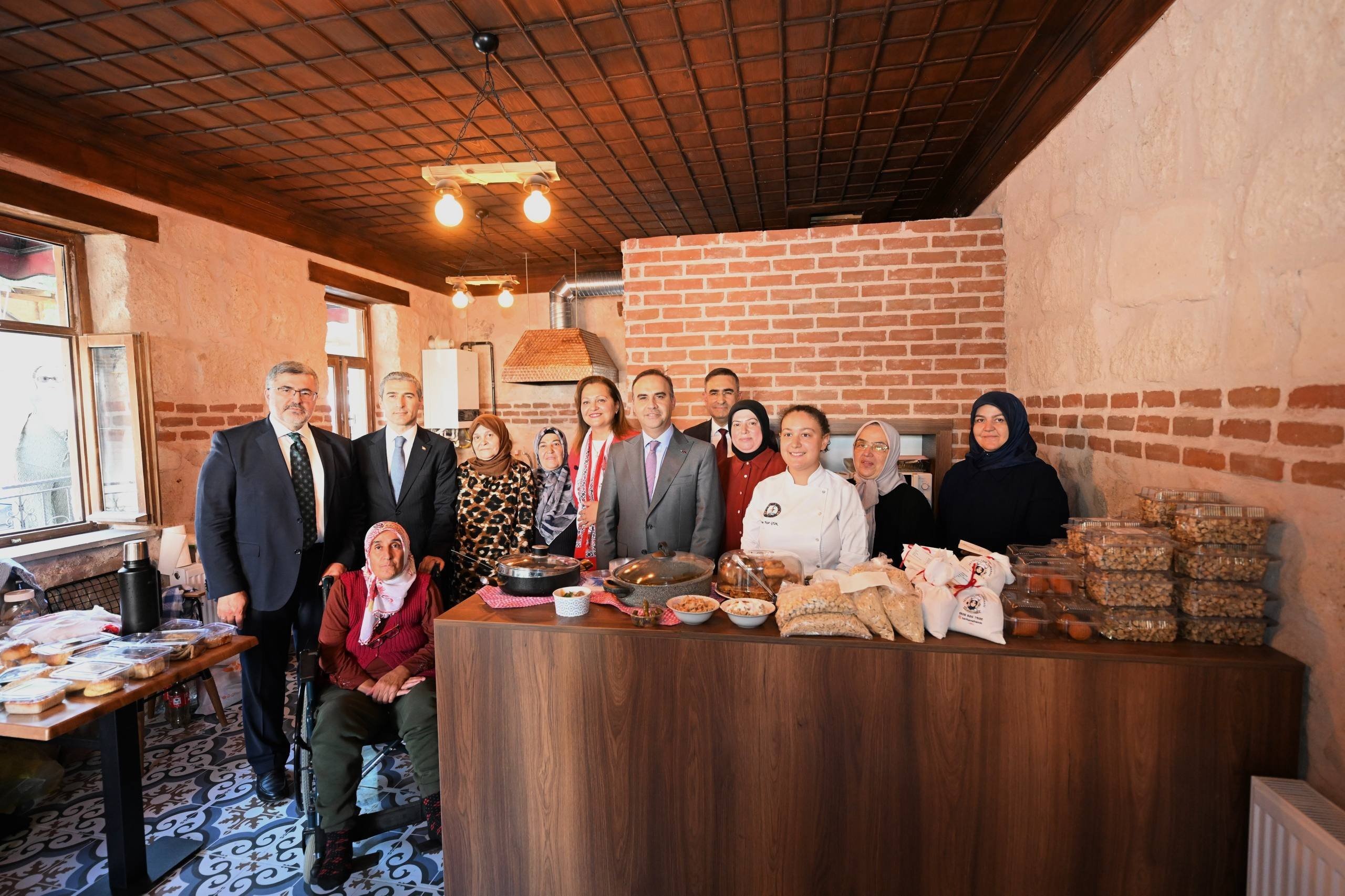 Sanayi ve Teknoloji Bakanı Mehmet Fatih Kacır konuşma yapıyor