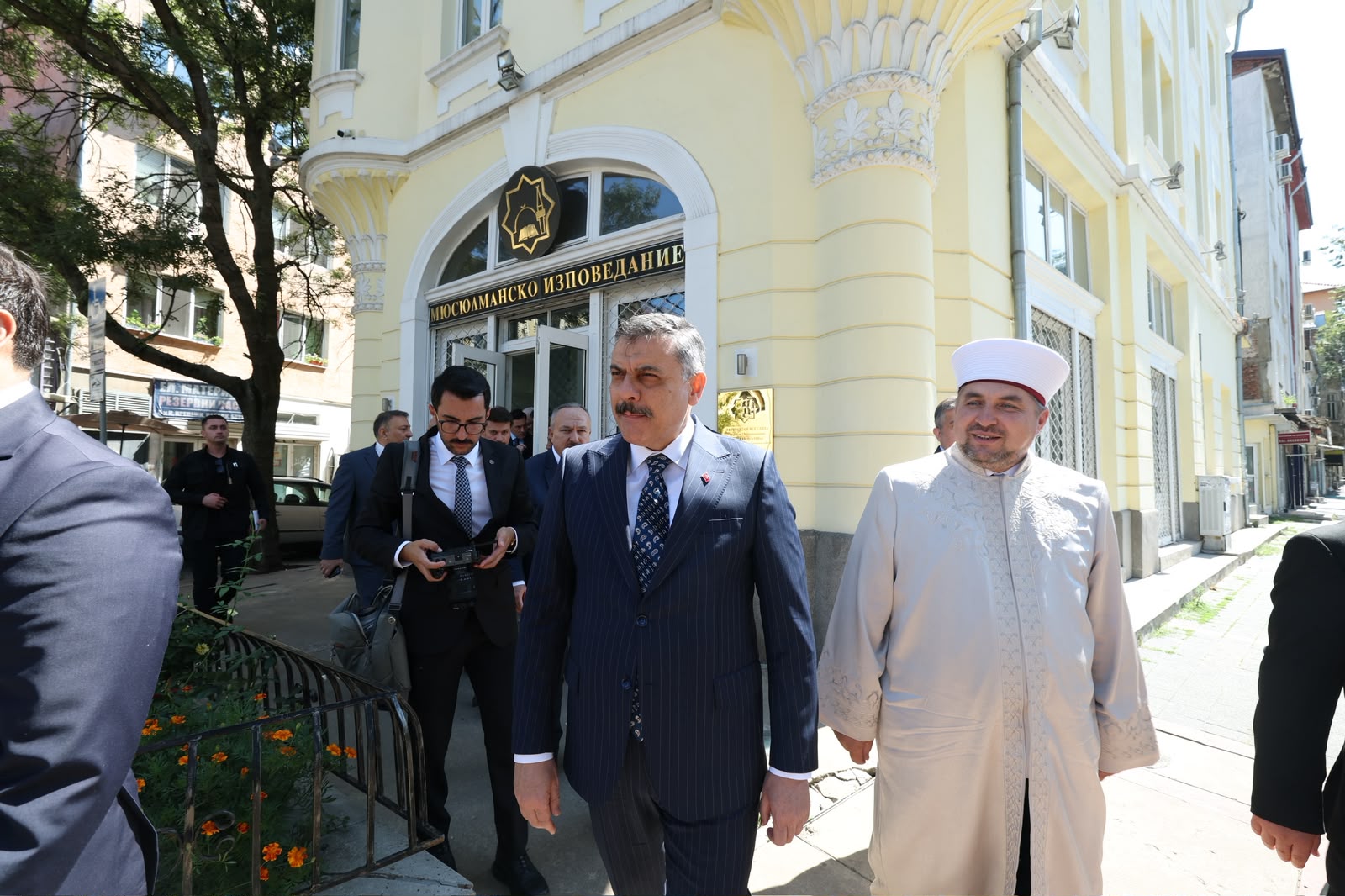 Bakan Çiftçi Banyabaşı Camii ziyareti