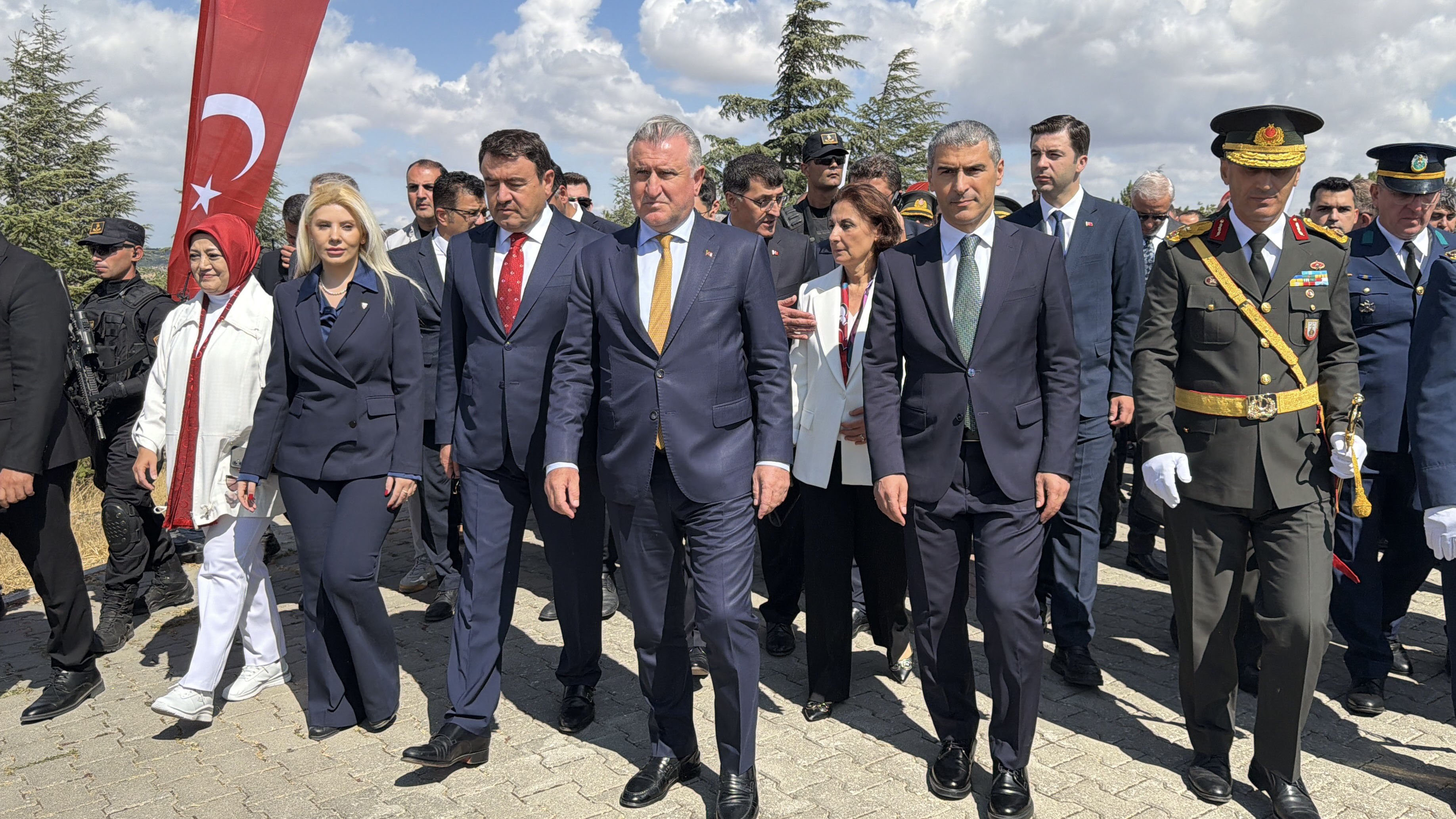 Bakan Bak, Zafer Bayramı, Dumlupınar