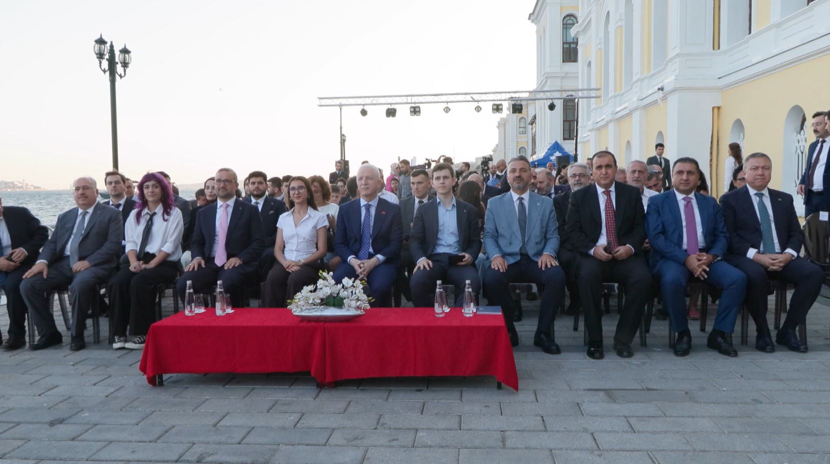 YKS birincisi Eylül Uyar Togg ile