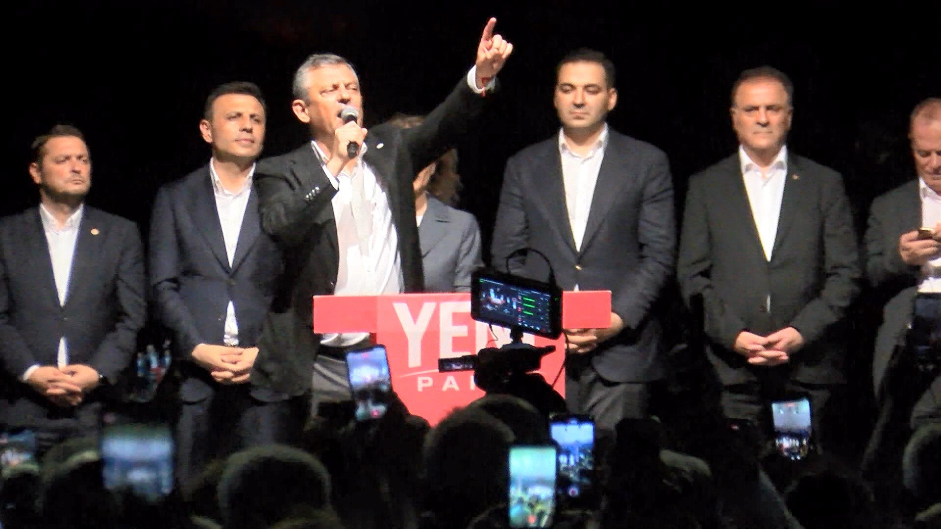 Beylikdüzü yürüyüşünde pankartlar