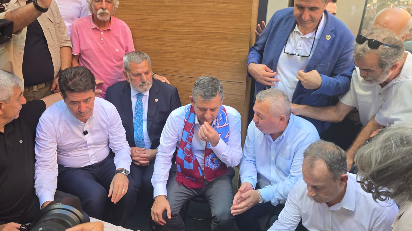 Yeni Parti vaatleri