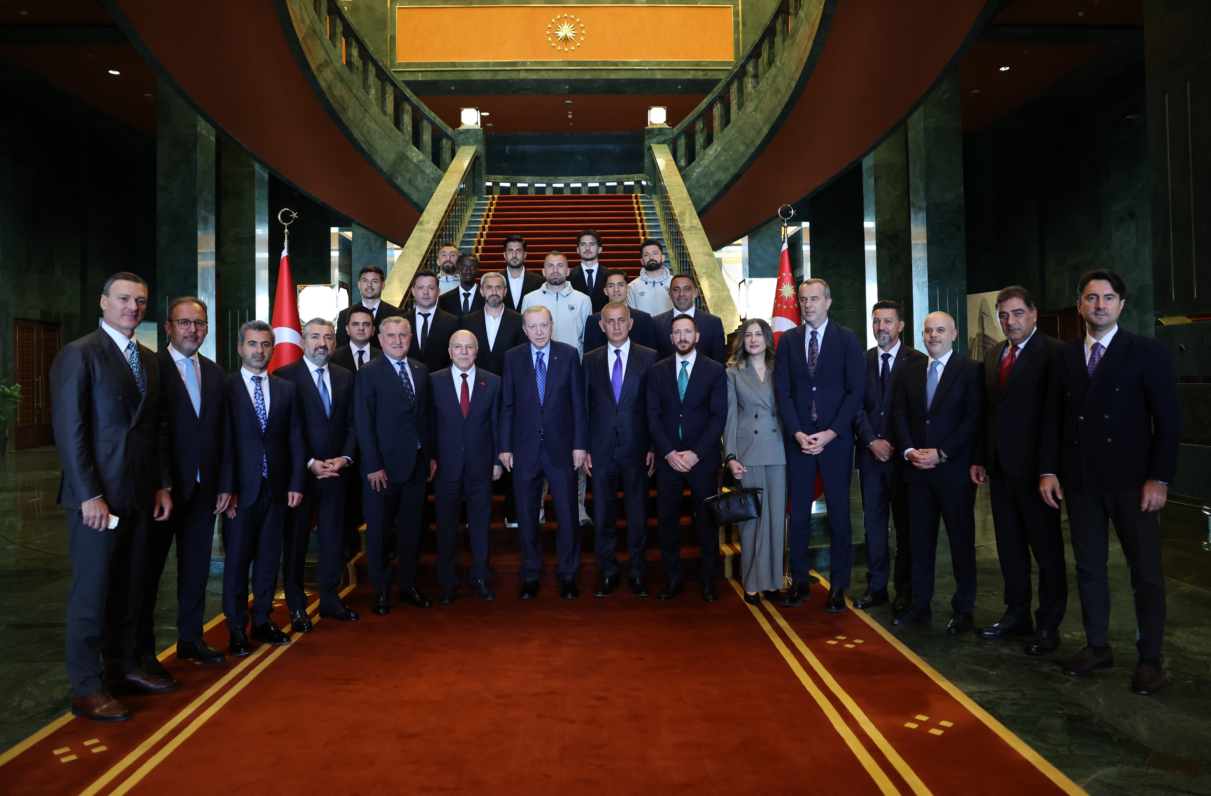 Cumhurbaşkanı Erdoğan, Süper Lig takımlarını kabul etti
