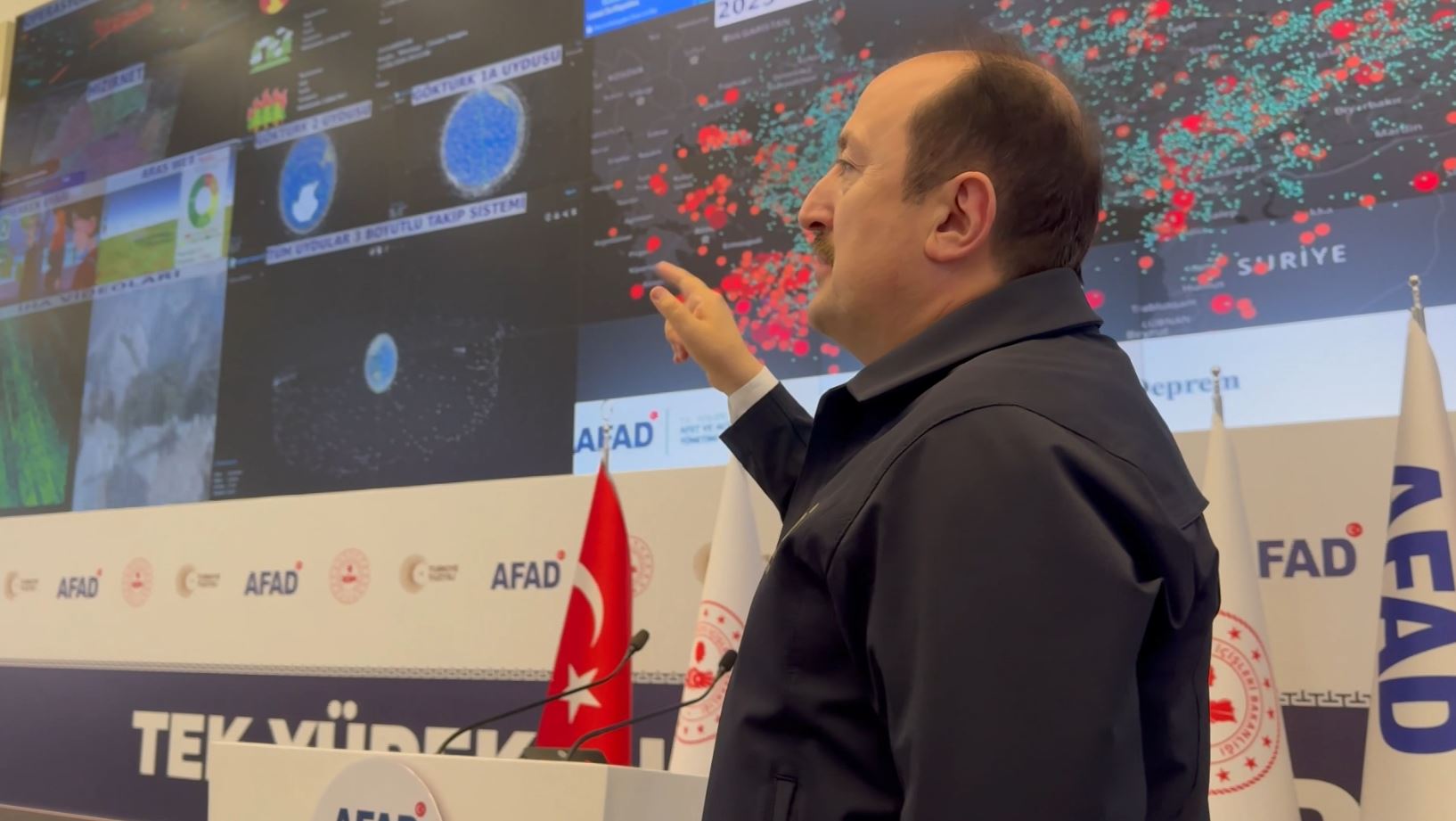 AFAD ekipleri deprem bölgesinde