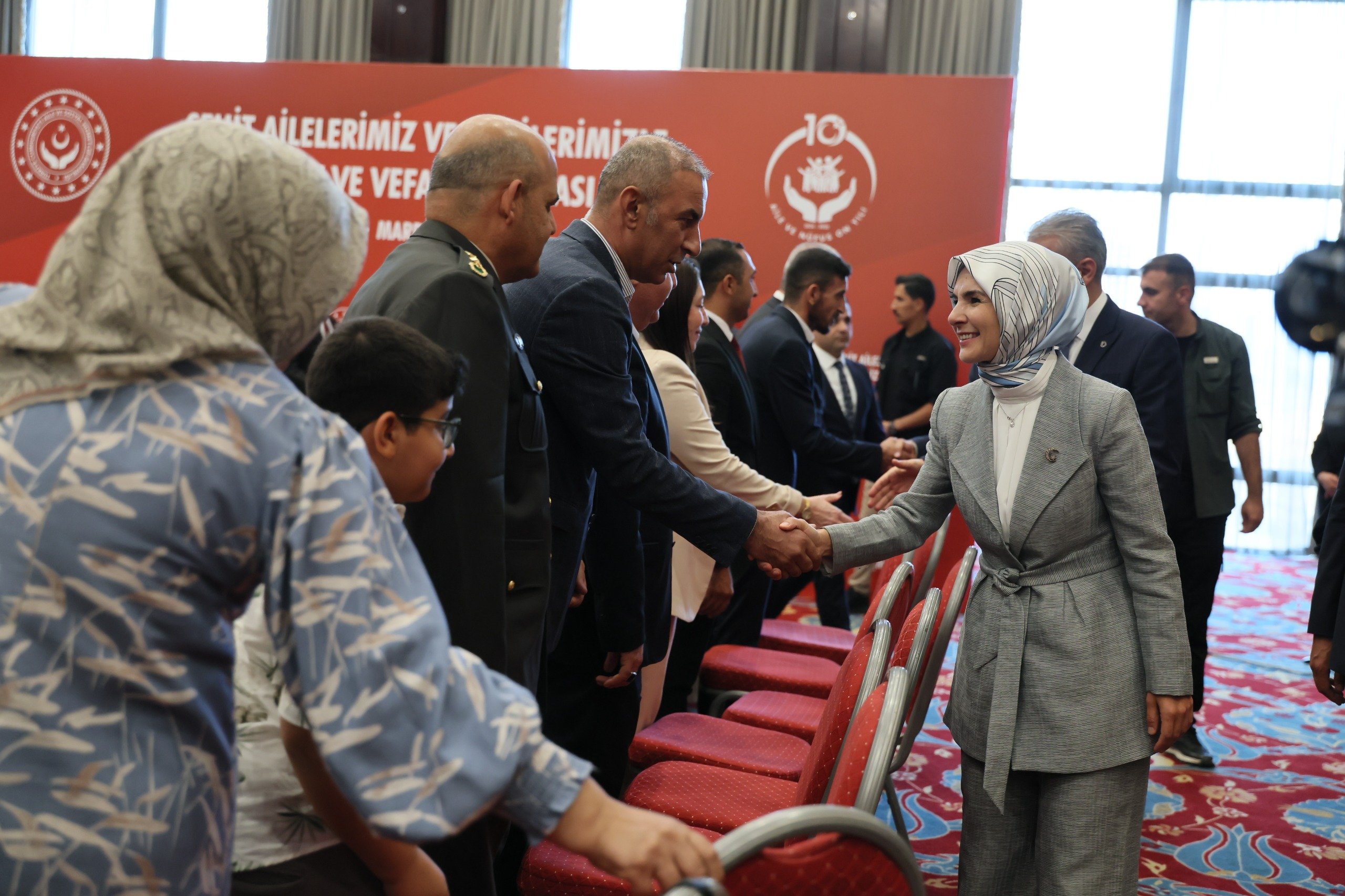 Bakan Göktaş gazilerle