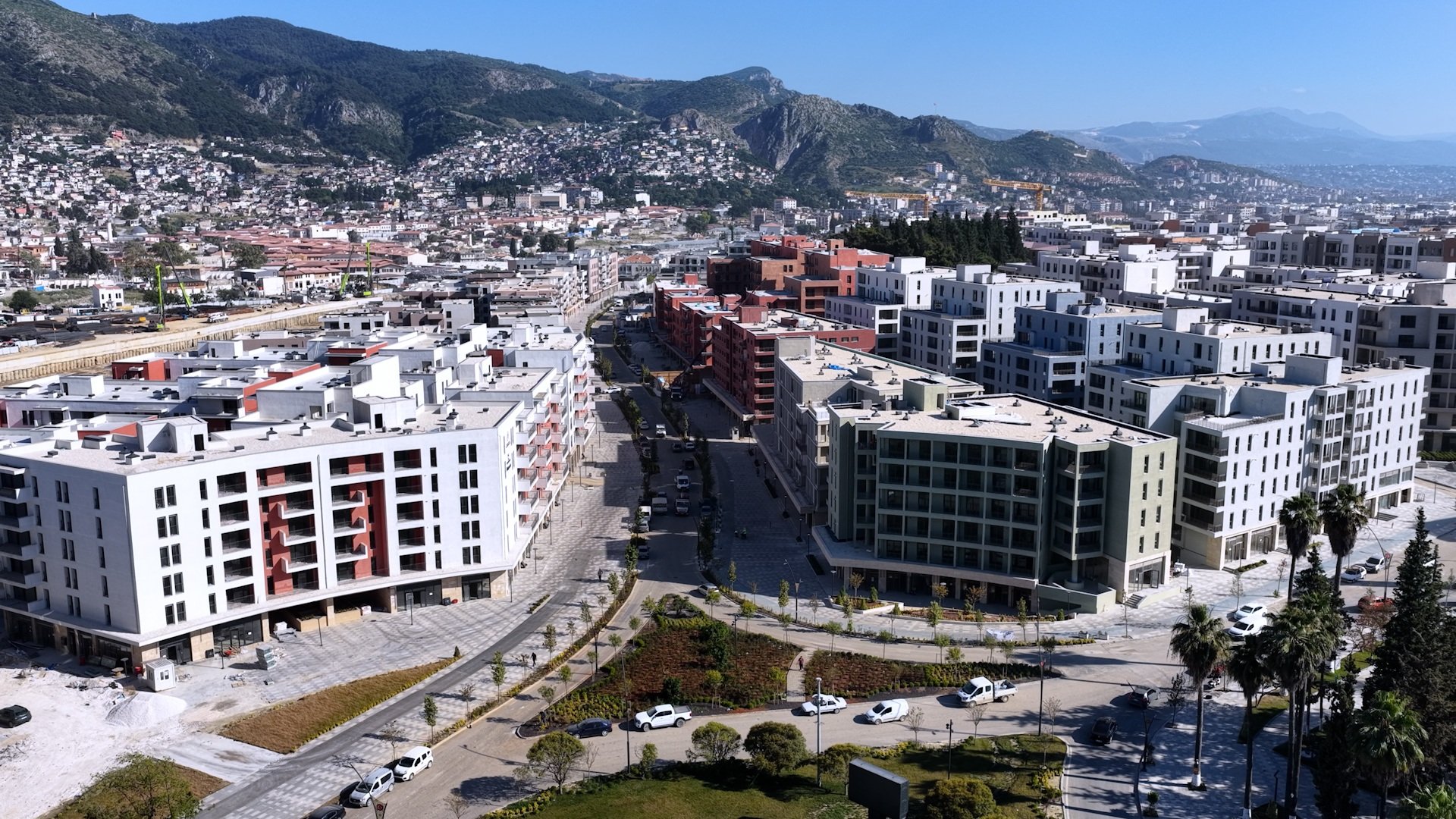 Hatay Atatürk Caddesi yeniden inşa edildi