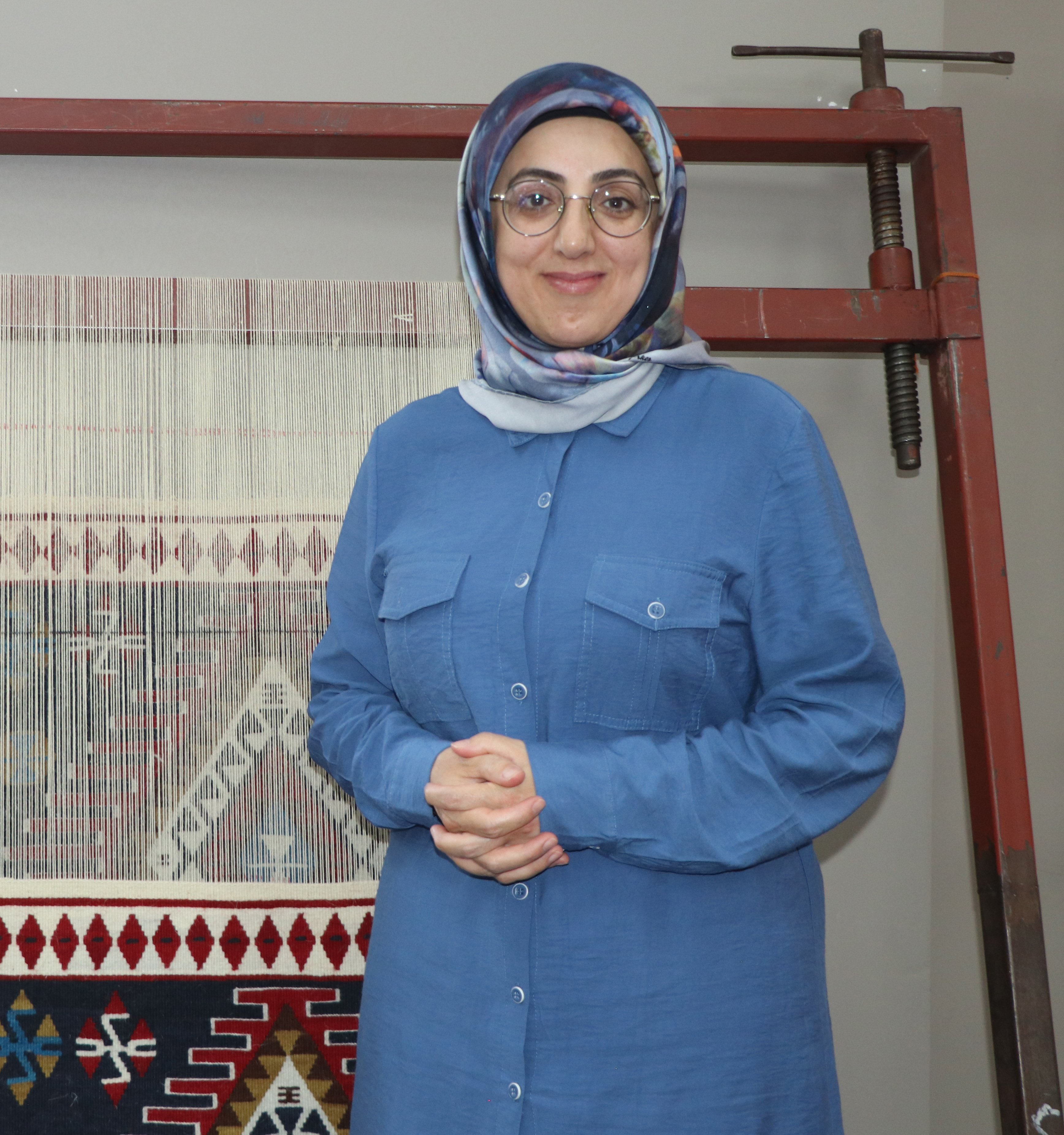 Dokuma atölyesinde usta öğretici