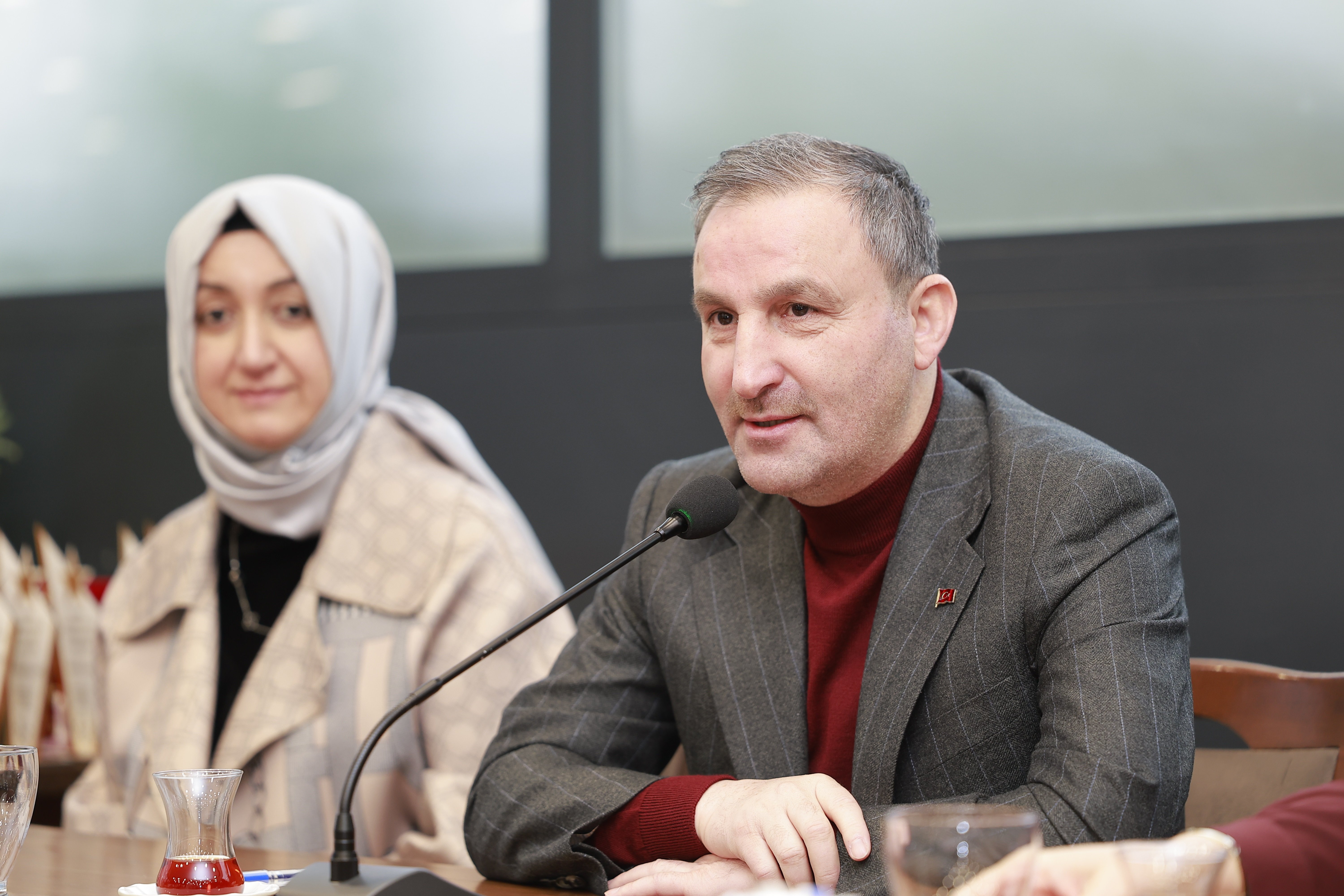Sultanbeyli Belediye Başkanı Ali Tombaş üniversite başarı ödülü