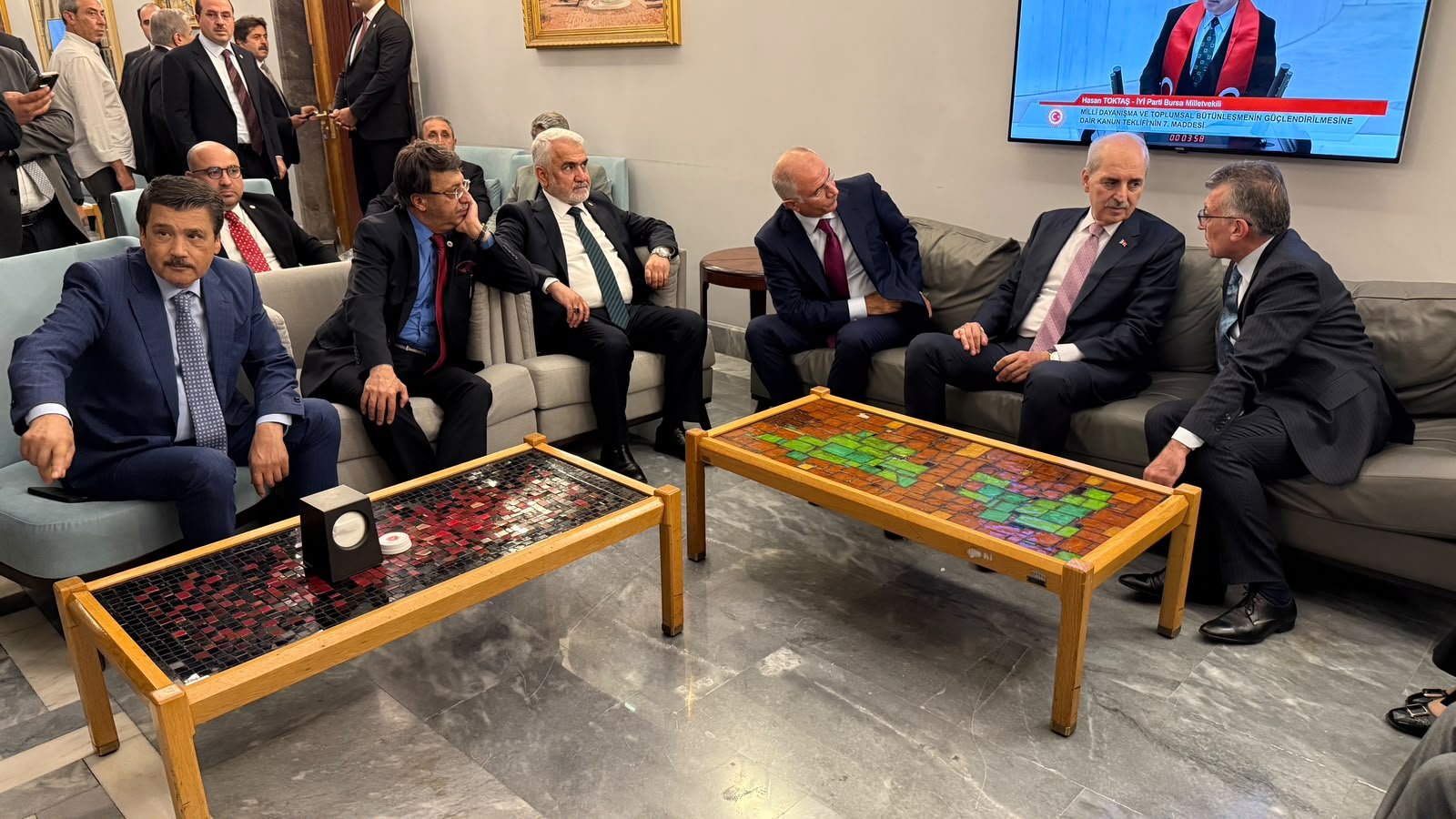 TBMM Başkanı Numan Kurtulmuş iktidar ve muhalefet kulislerini ziyaret etti