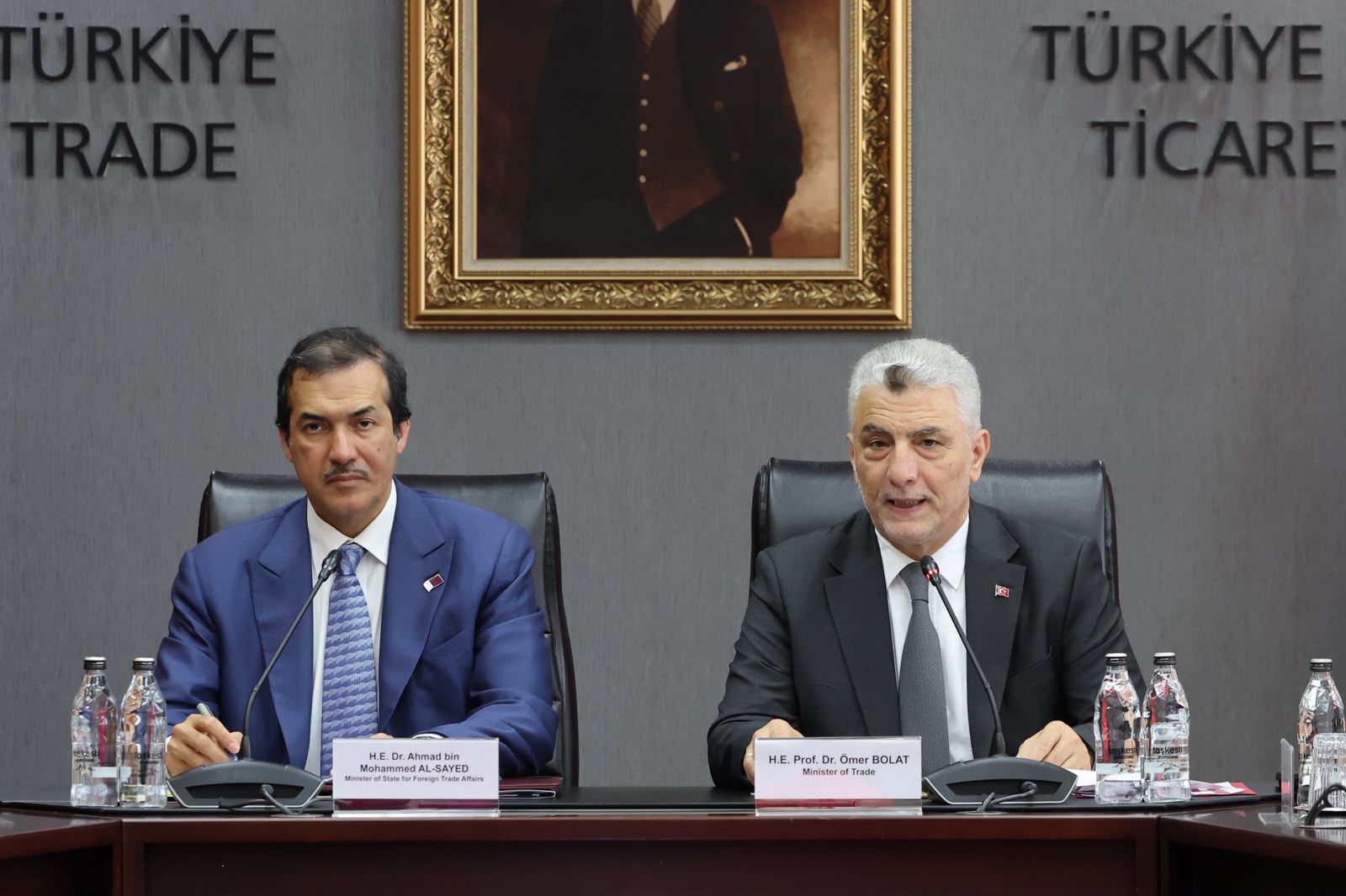 Bakan Bolat açıklama yapıyor