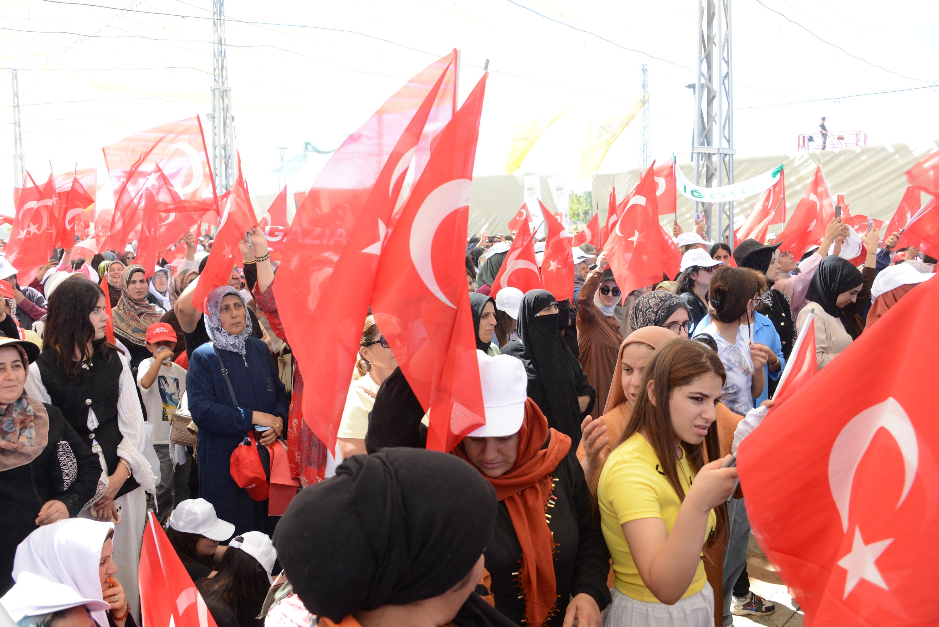 Cumhurbaşkanı Erdoğan açıklama yapıyor