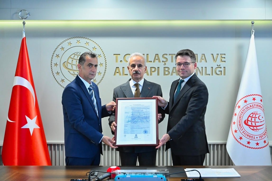 E5000 lokomotifi TSI belgesi töreni