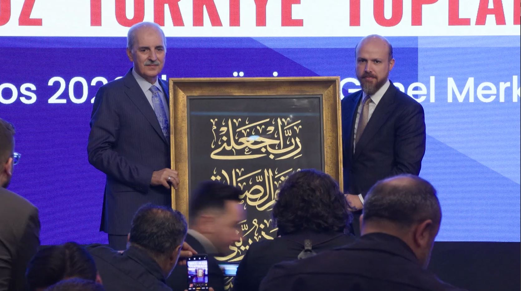 Numan Kurtulmuş toplantıda konuşuyor