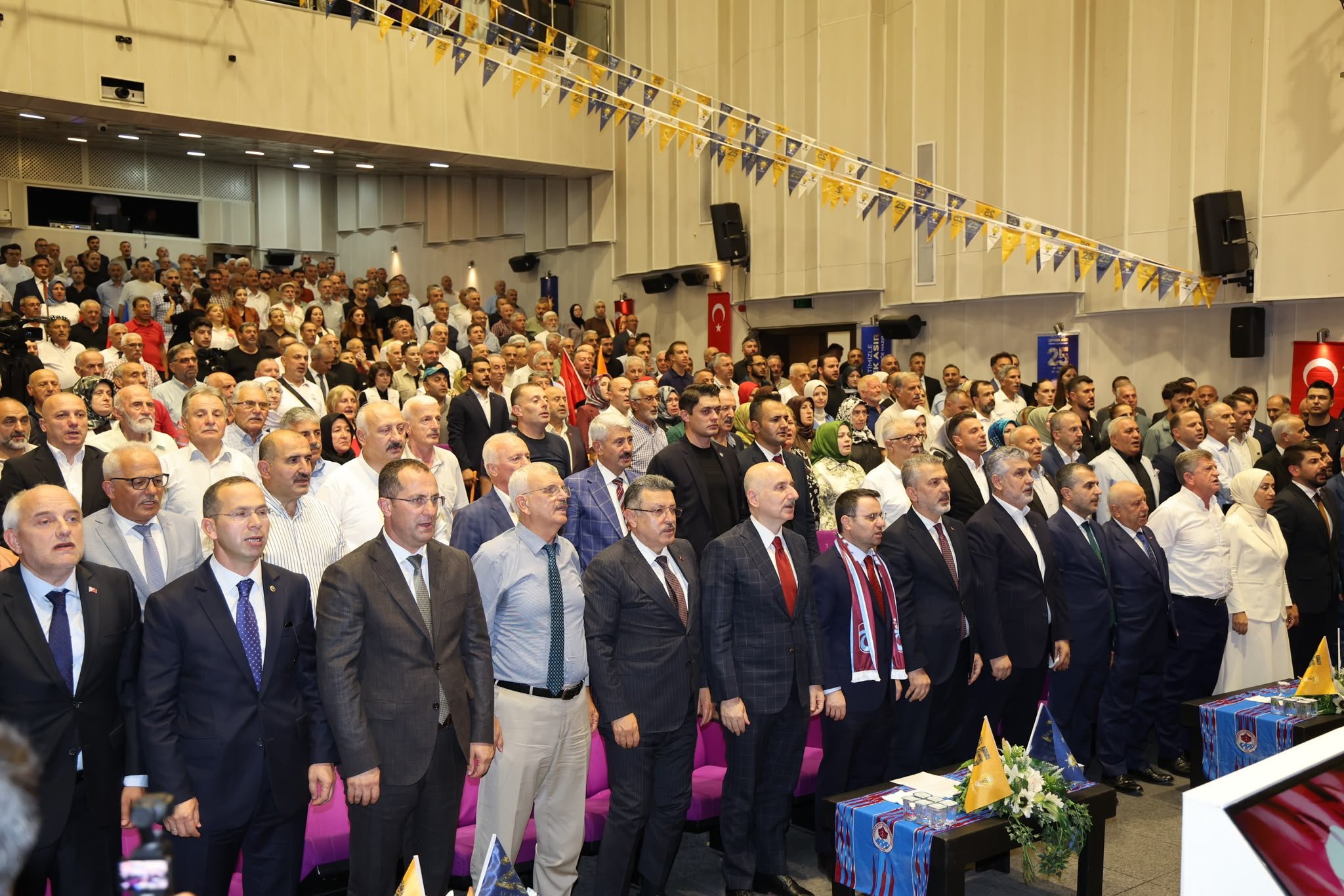 Bakan Gürlek AK Parti Trabzon teşkilatıyla