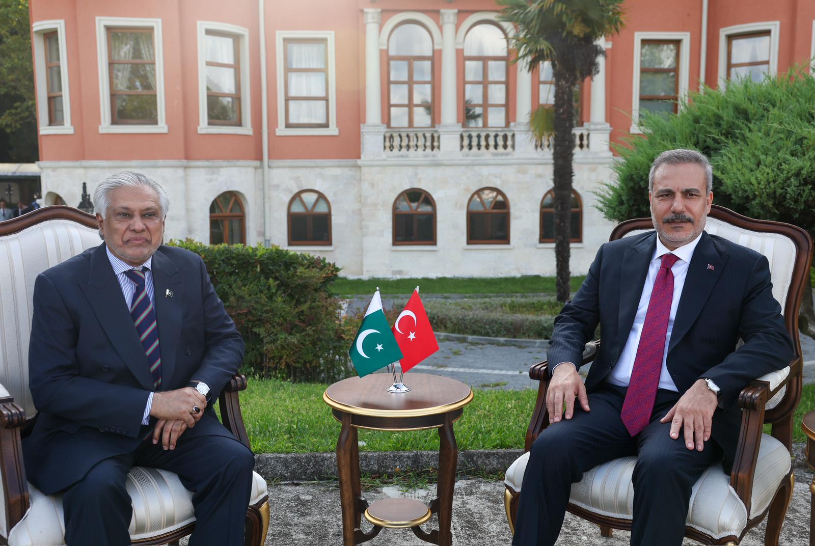Bakan Fidan ve Pakistan Dışişleri Bakanı görüşmesi