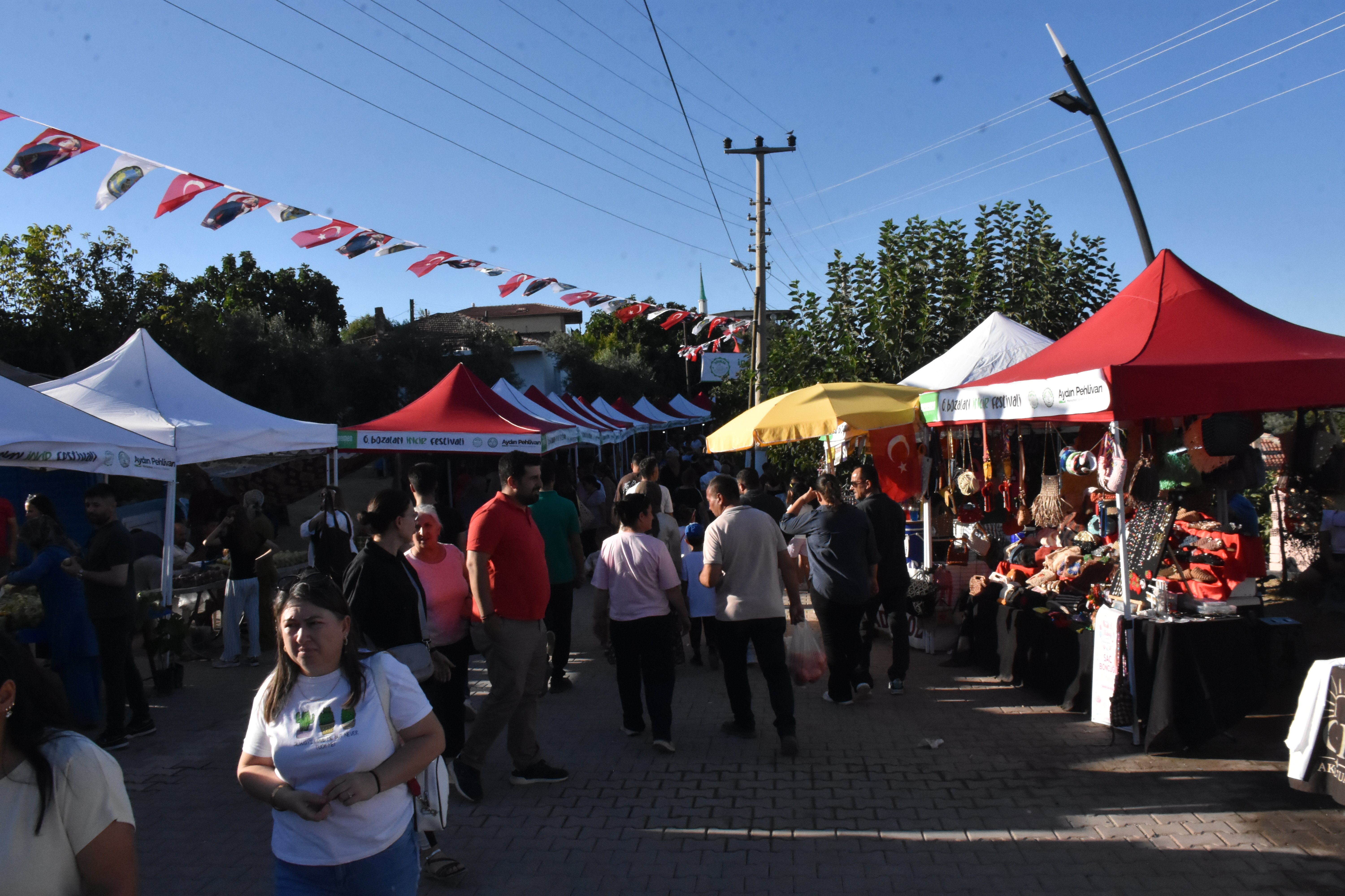 AK Partili İnan festival alanında