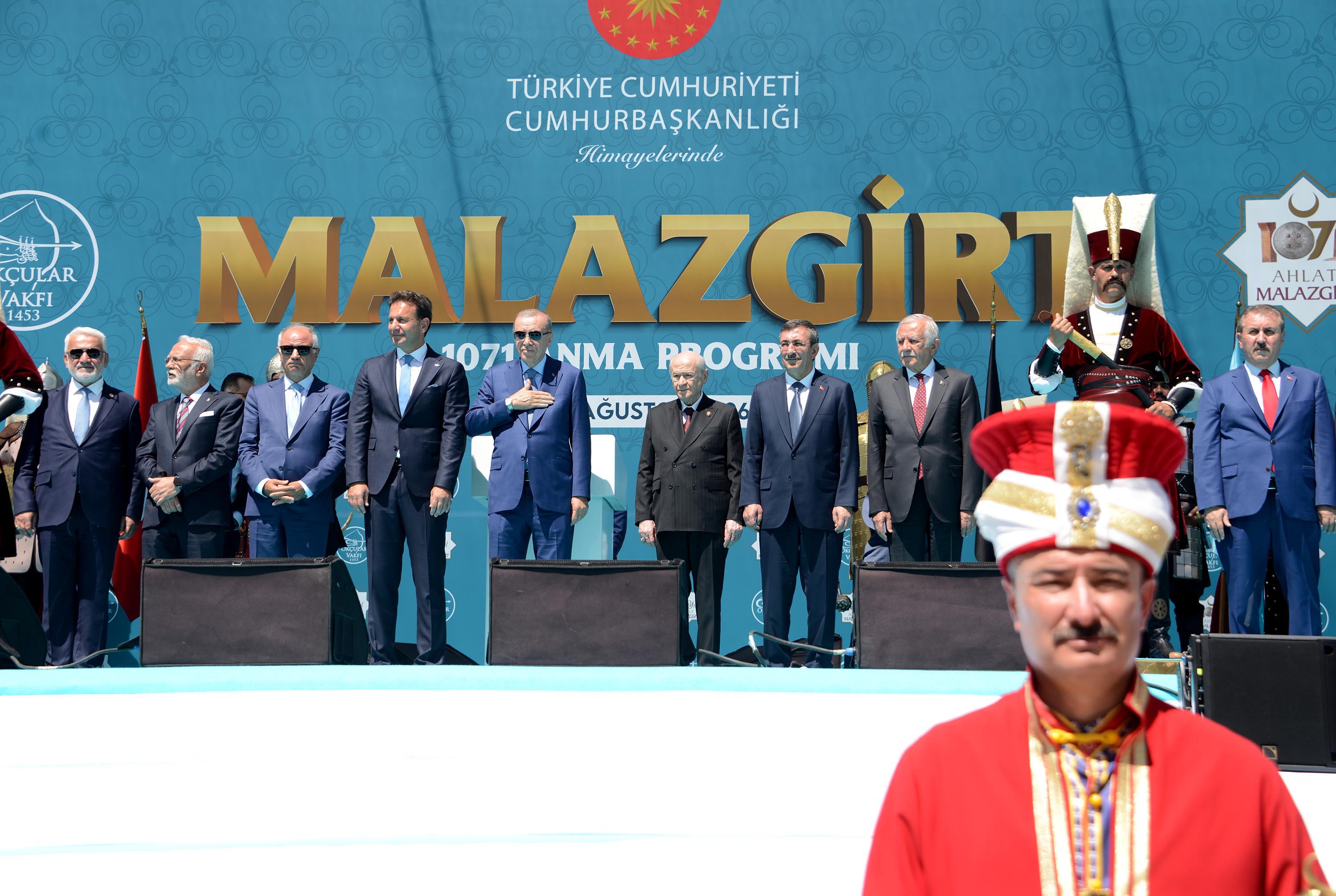 Malazgirt’te hatıra fotoğrafı çekimi