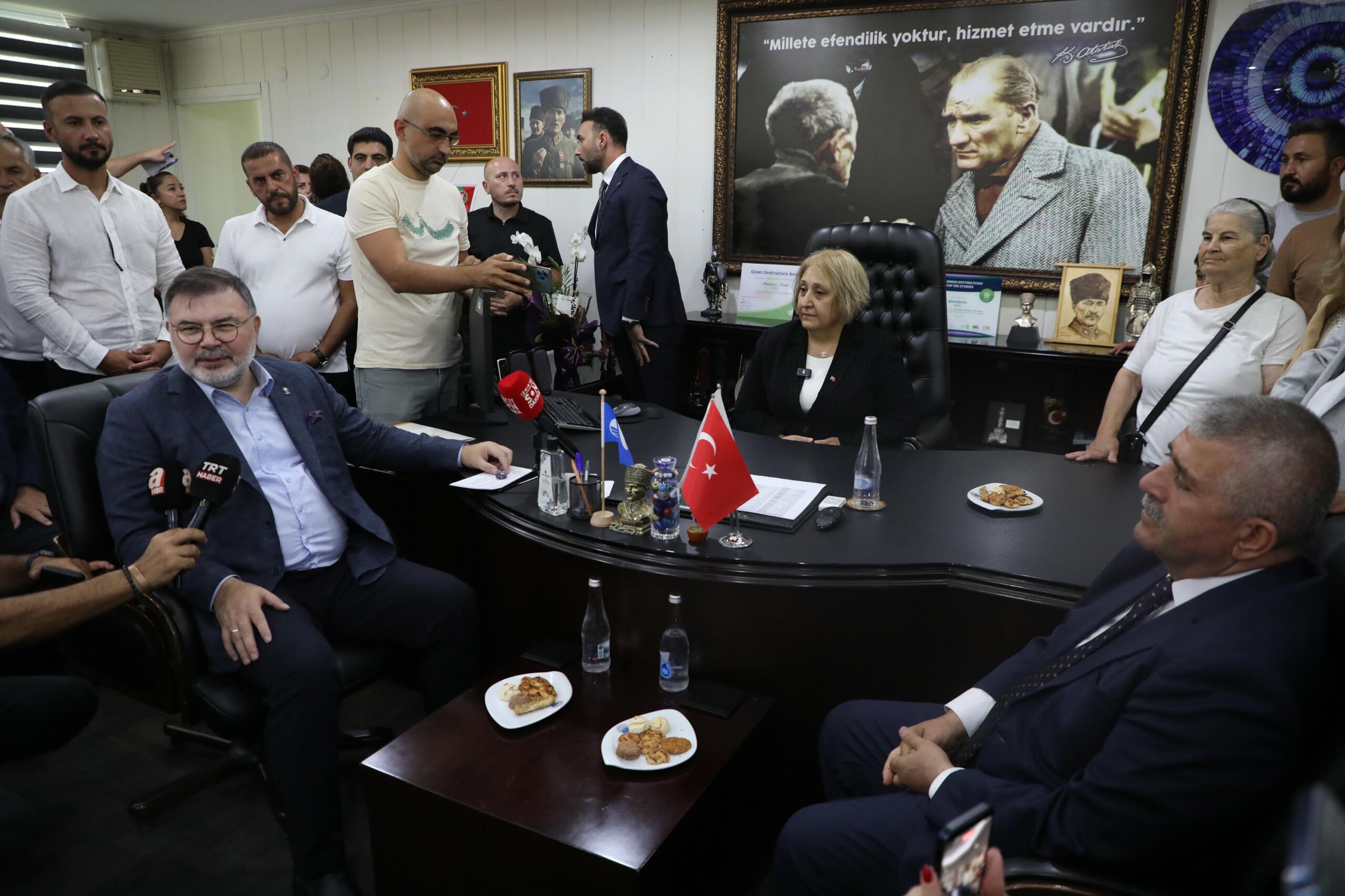 Menderes Belediyesi meclis toplantısı