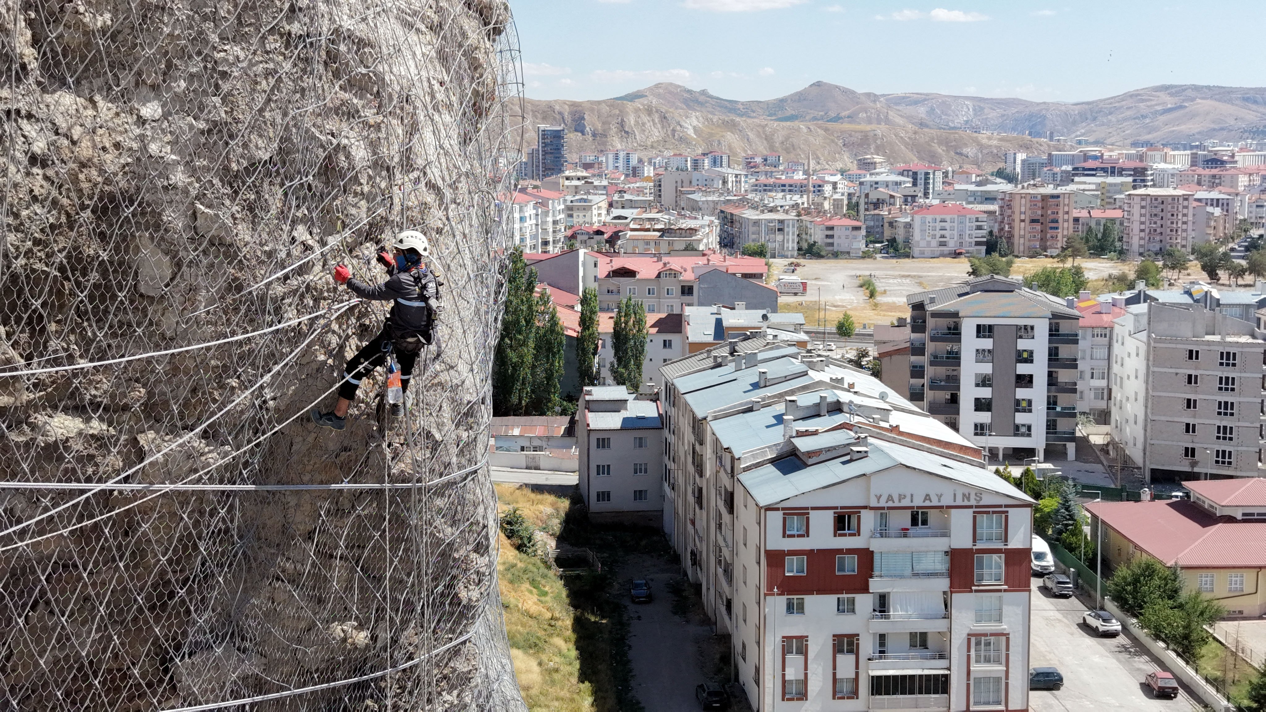 Sivas Yukarı Tekke Kayalıkları kaya ıslah projesi