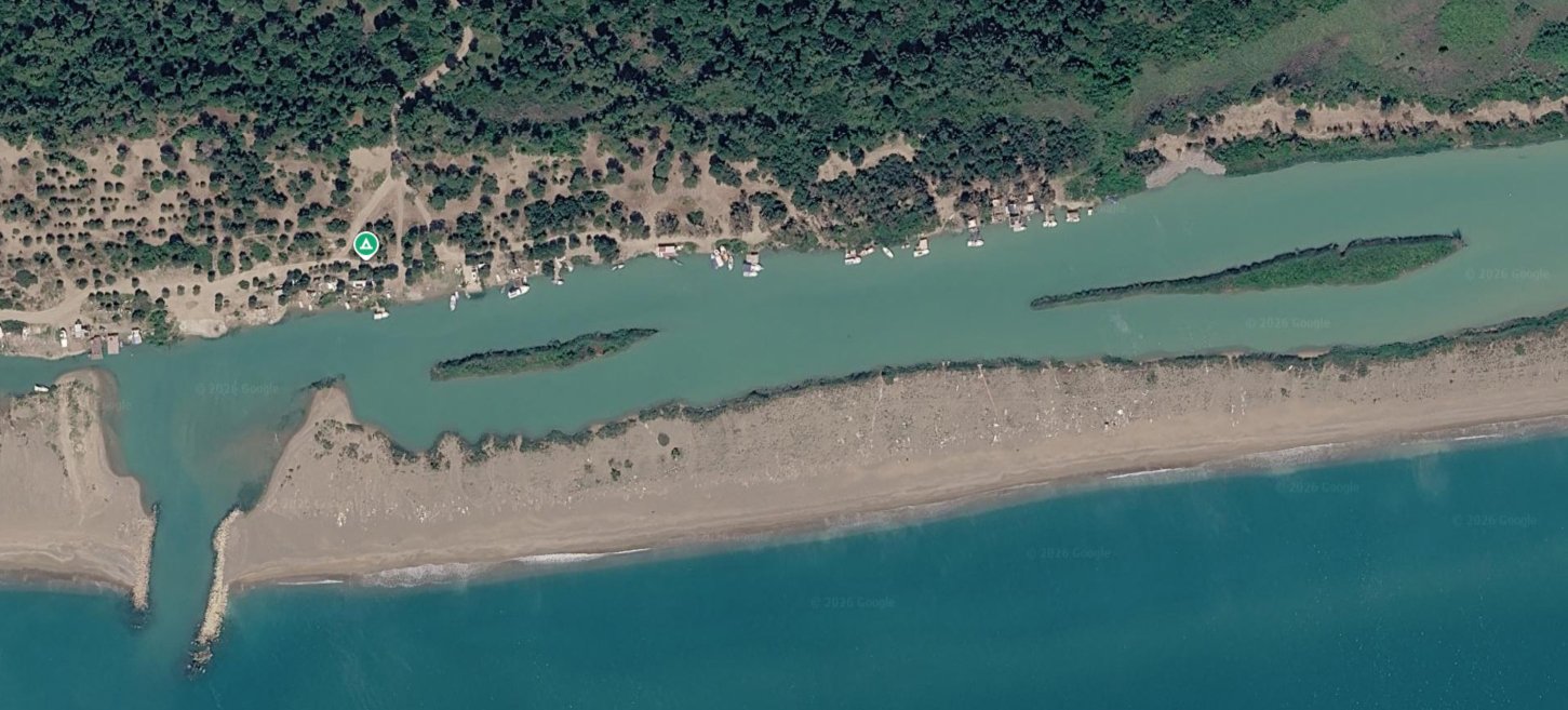 Köprüçay Nehri kıyısındaki kaçak yapılar