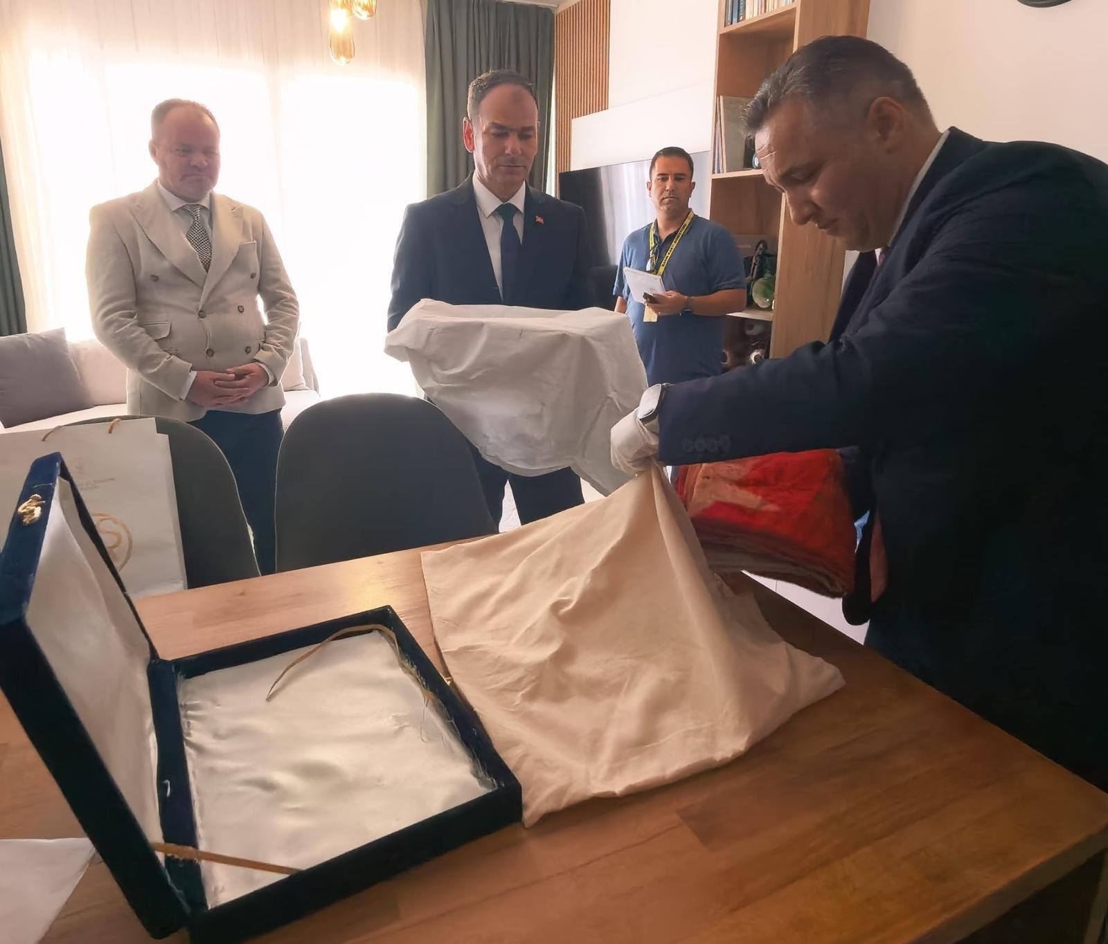 Kıbrıs Barış Harekatı Türk bayrağı konservasyon çalışması