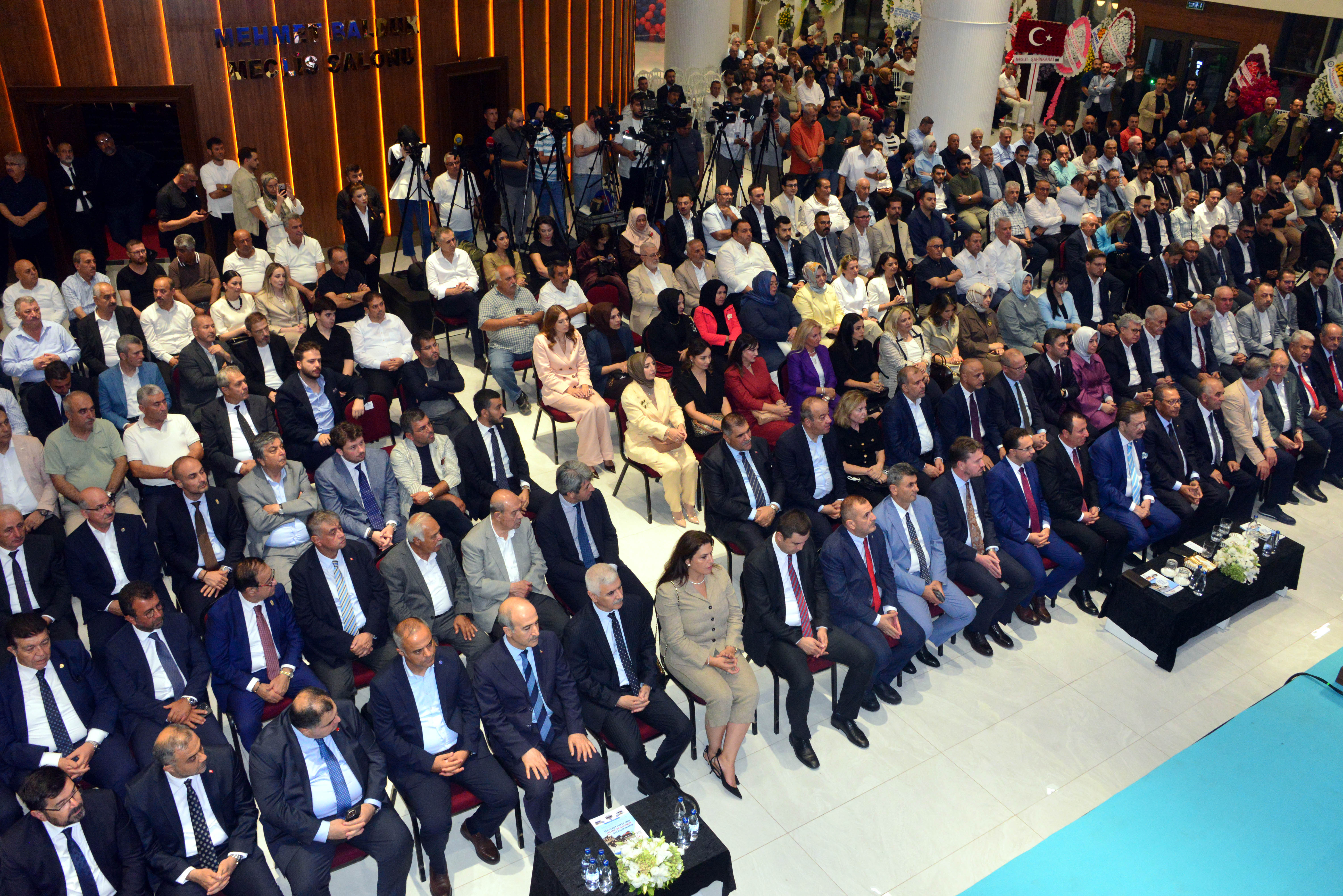 Rifat Hisarcıklıoğlu protokol üyeleriyle