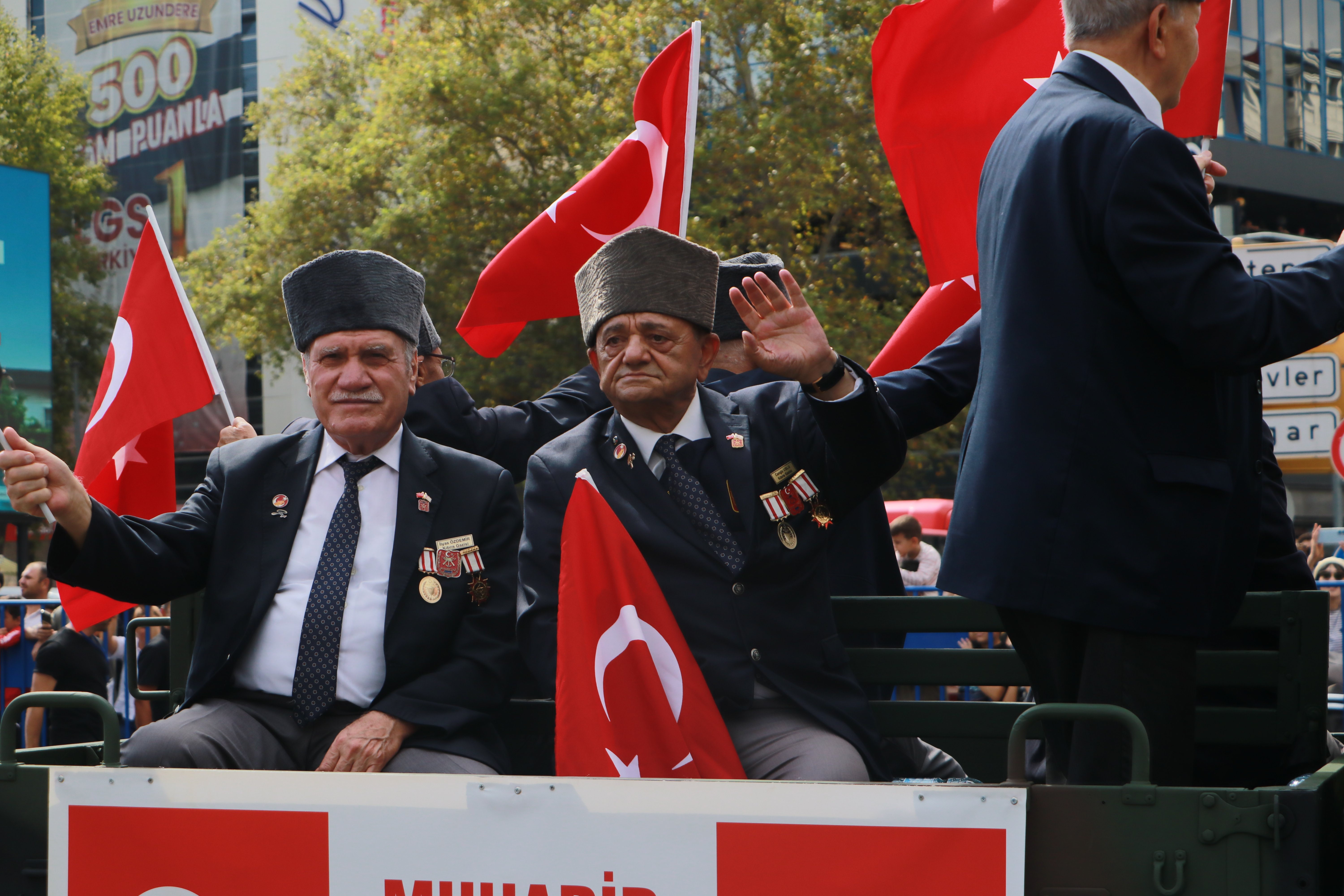 30 Ağustos korteji