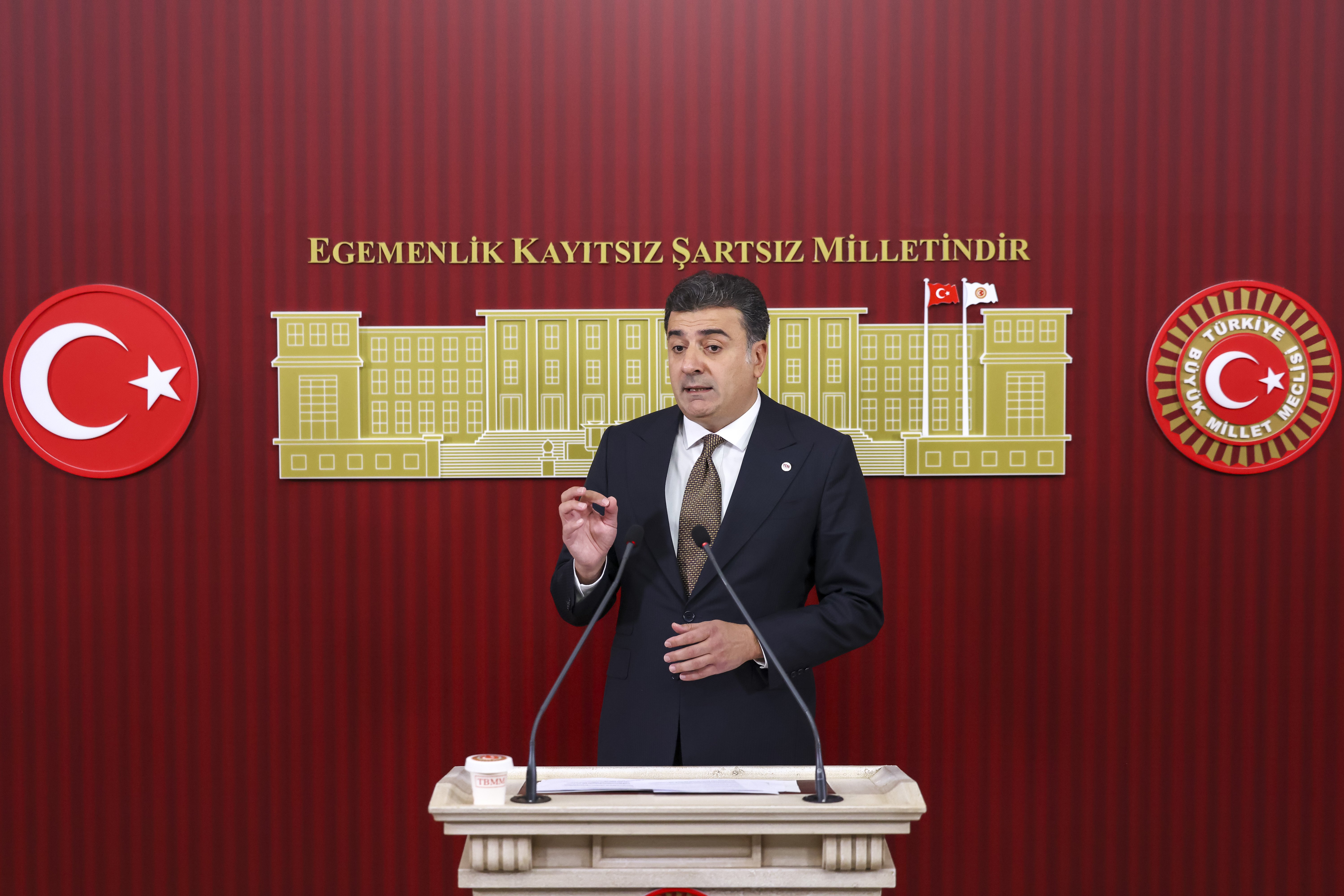 Yeni Parti Sözcüsü Zeynel Emre