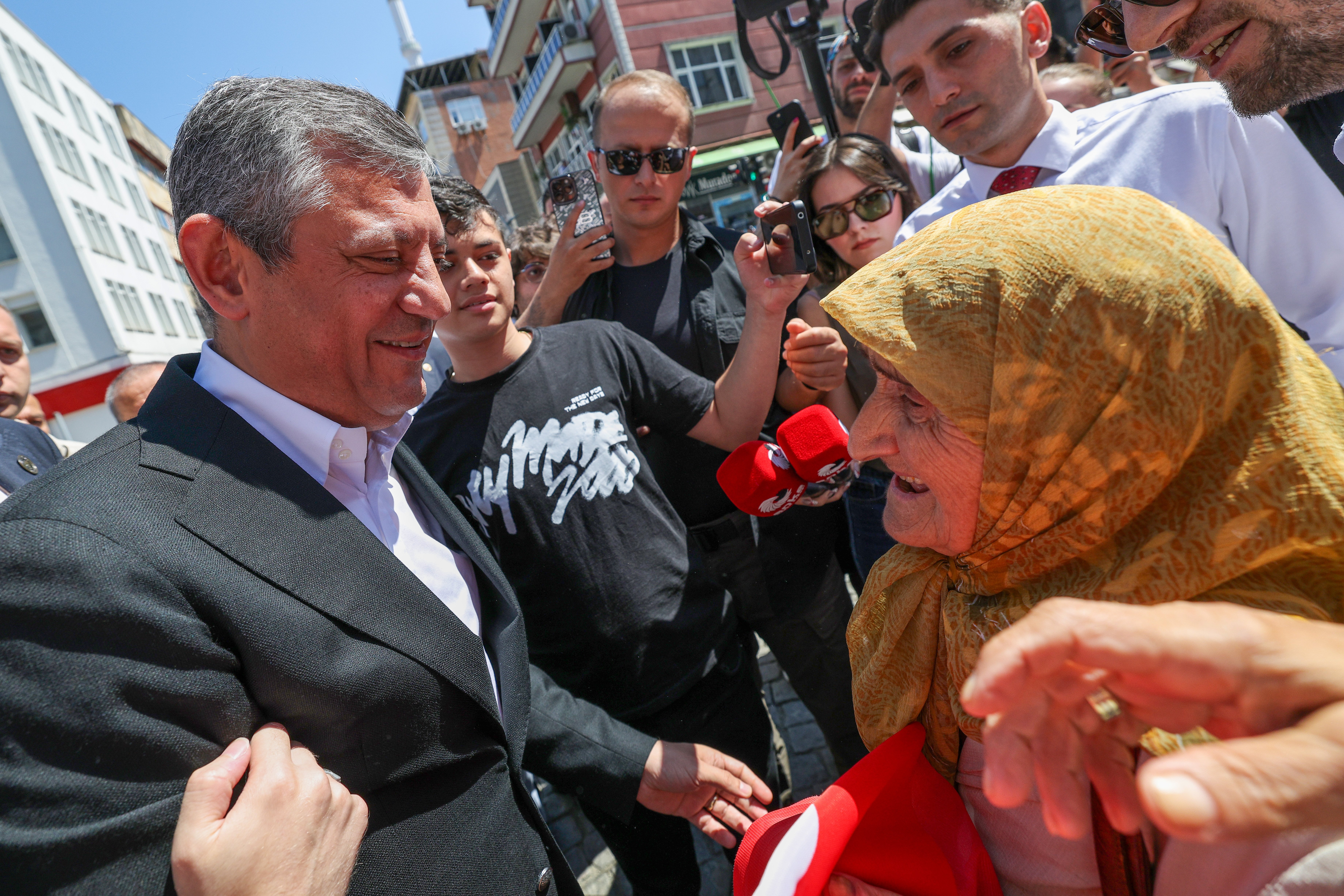 Özgür Özel Rize konuşması