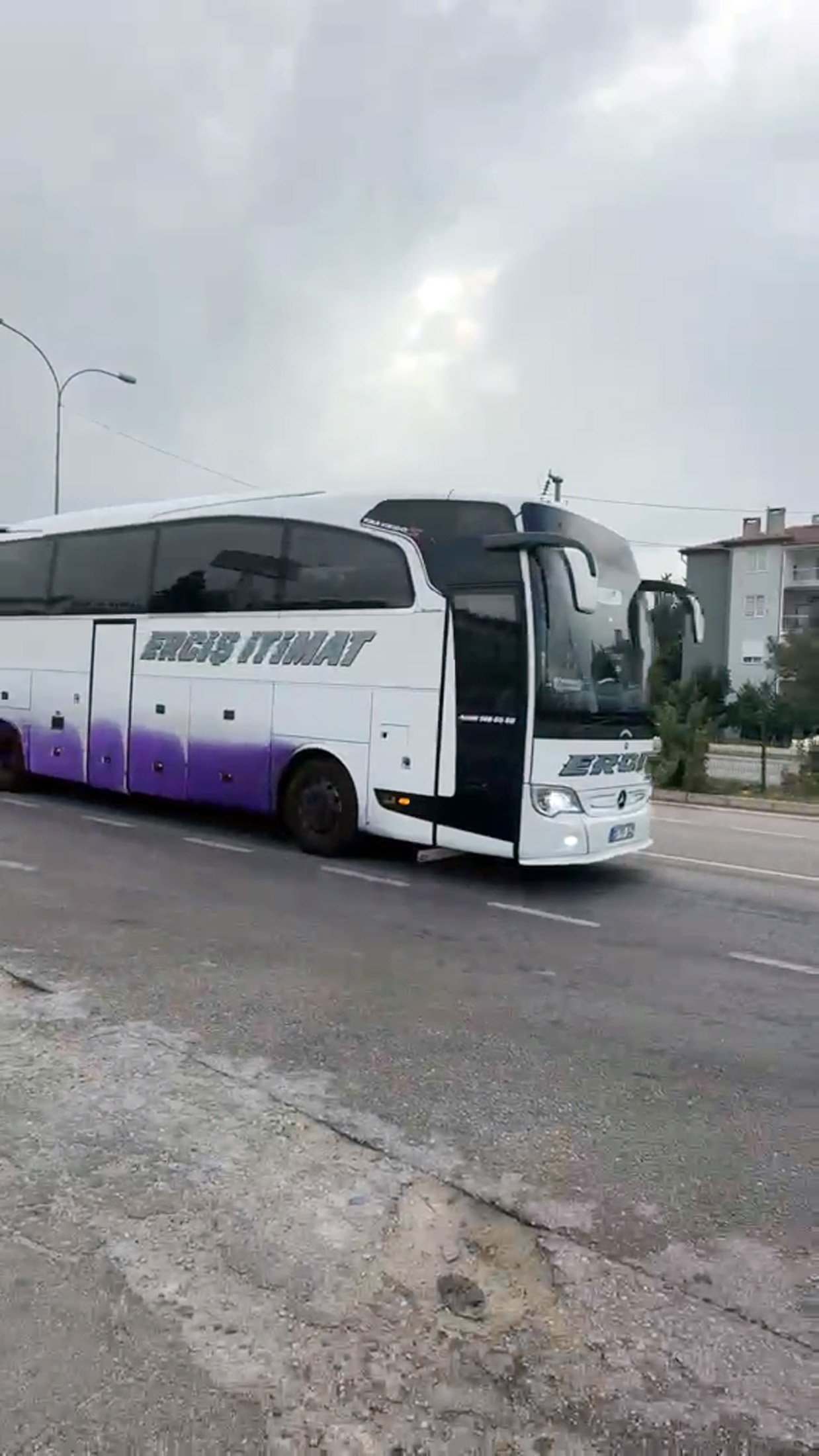 Dinar Çay kara yolu kimyasal döküntüsü