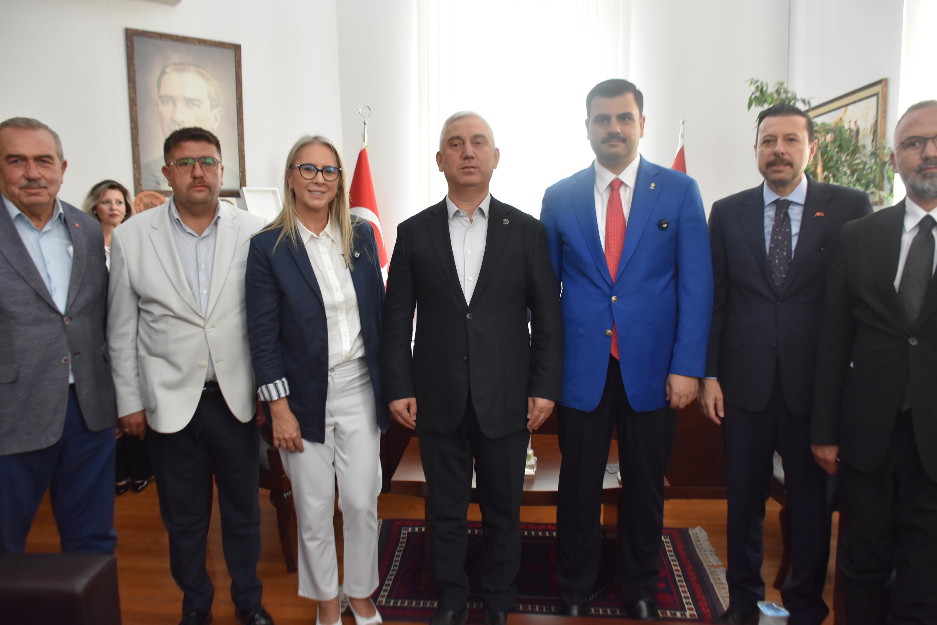 AK Parti Genel Sekreteri Eyyüp Kadir İnan Bergama Belediyesi ziyareti