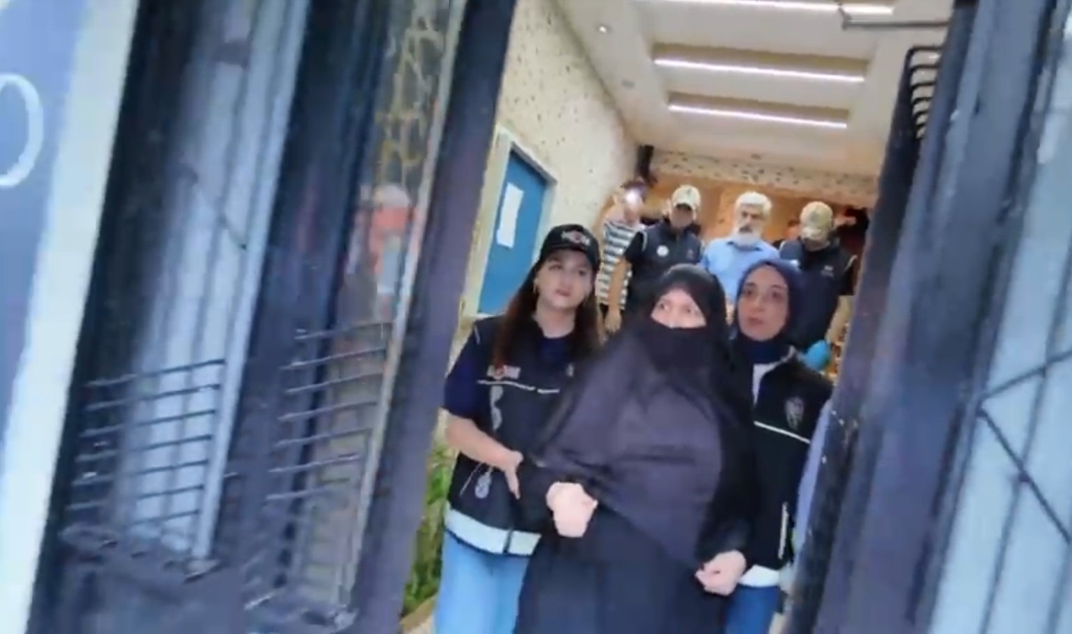 Örgüt binasında bulunan şifreli kapılar