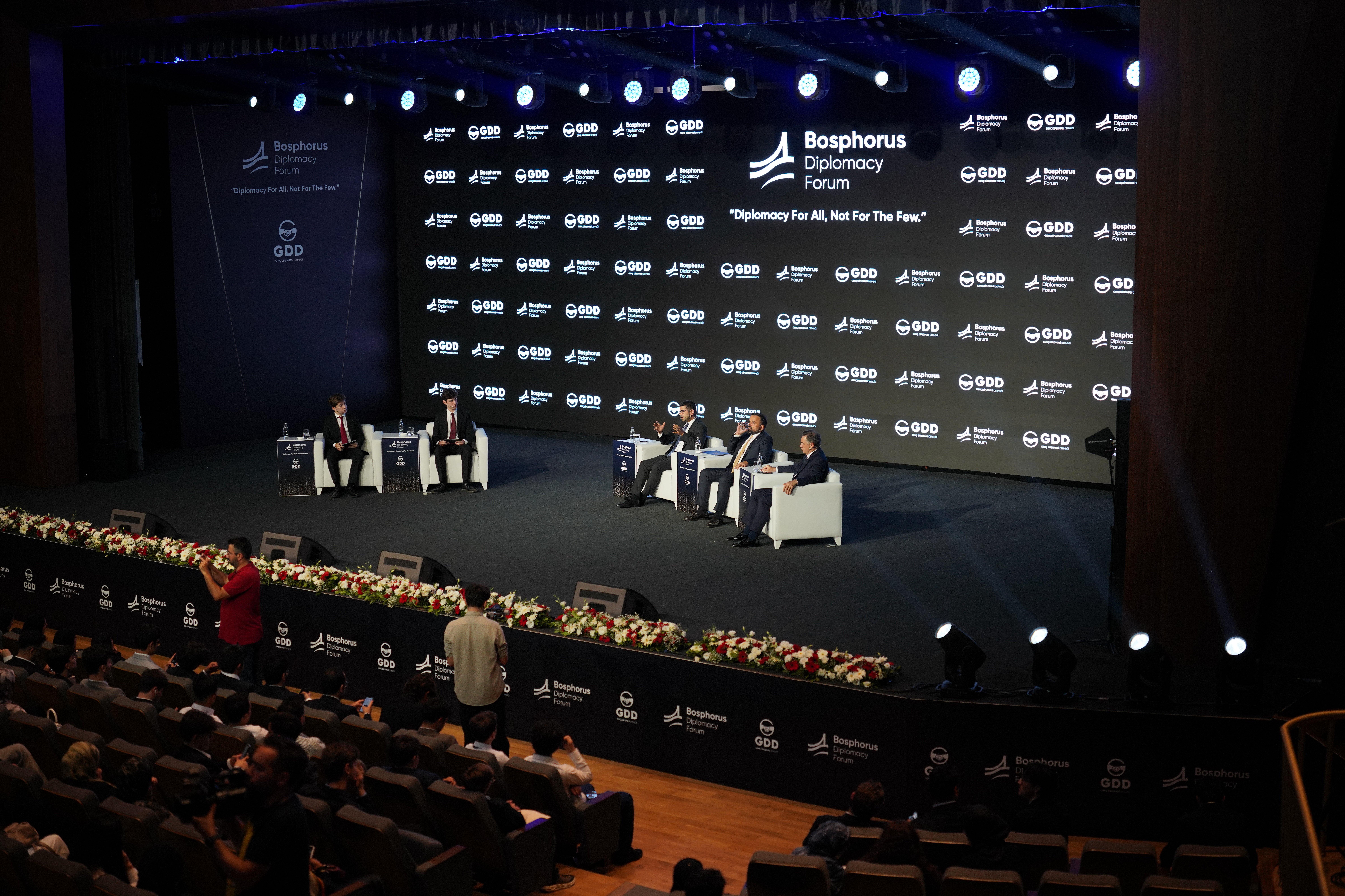 Bosphorus Diplomasi Forumu genç katılımcılar