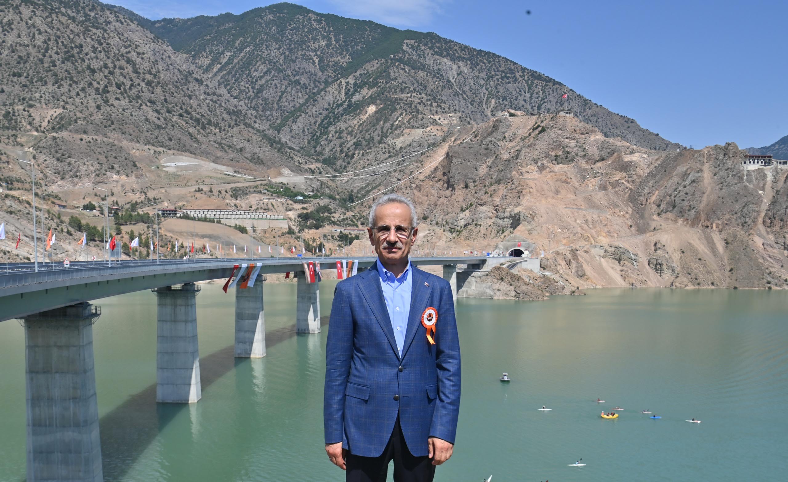 Bakan Uraloğlu köprü projelerini anlattı
