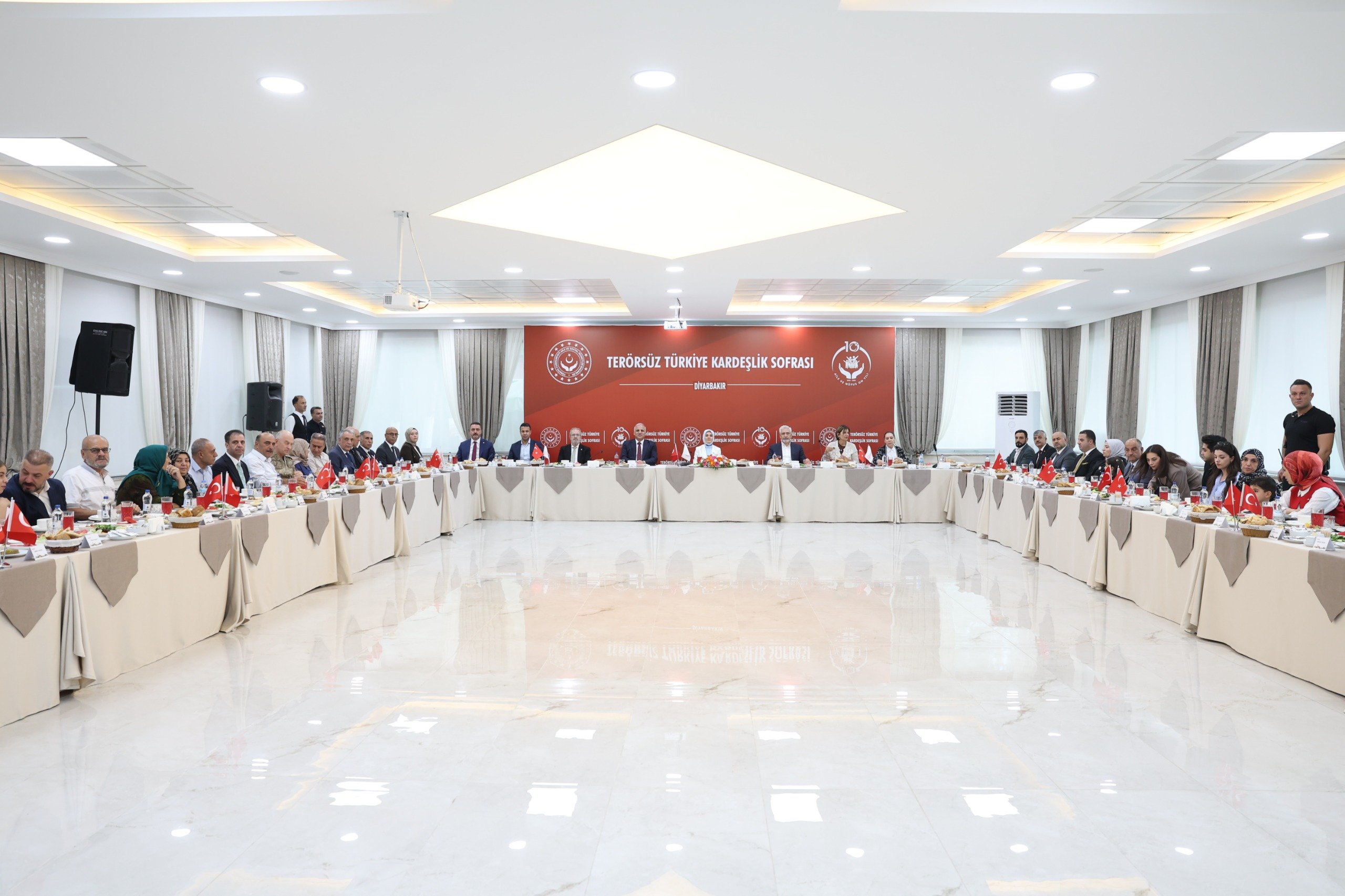 Bakan Göktaş konuşma yapıyor