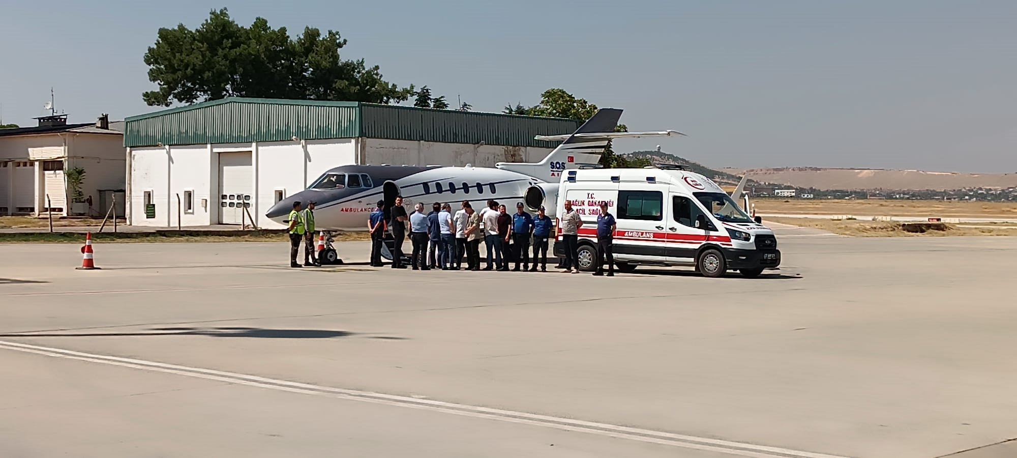 Milletvekili Melih Meriç ambulans uçakta